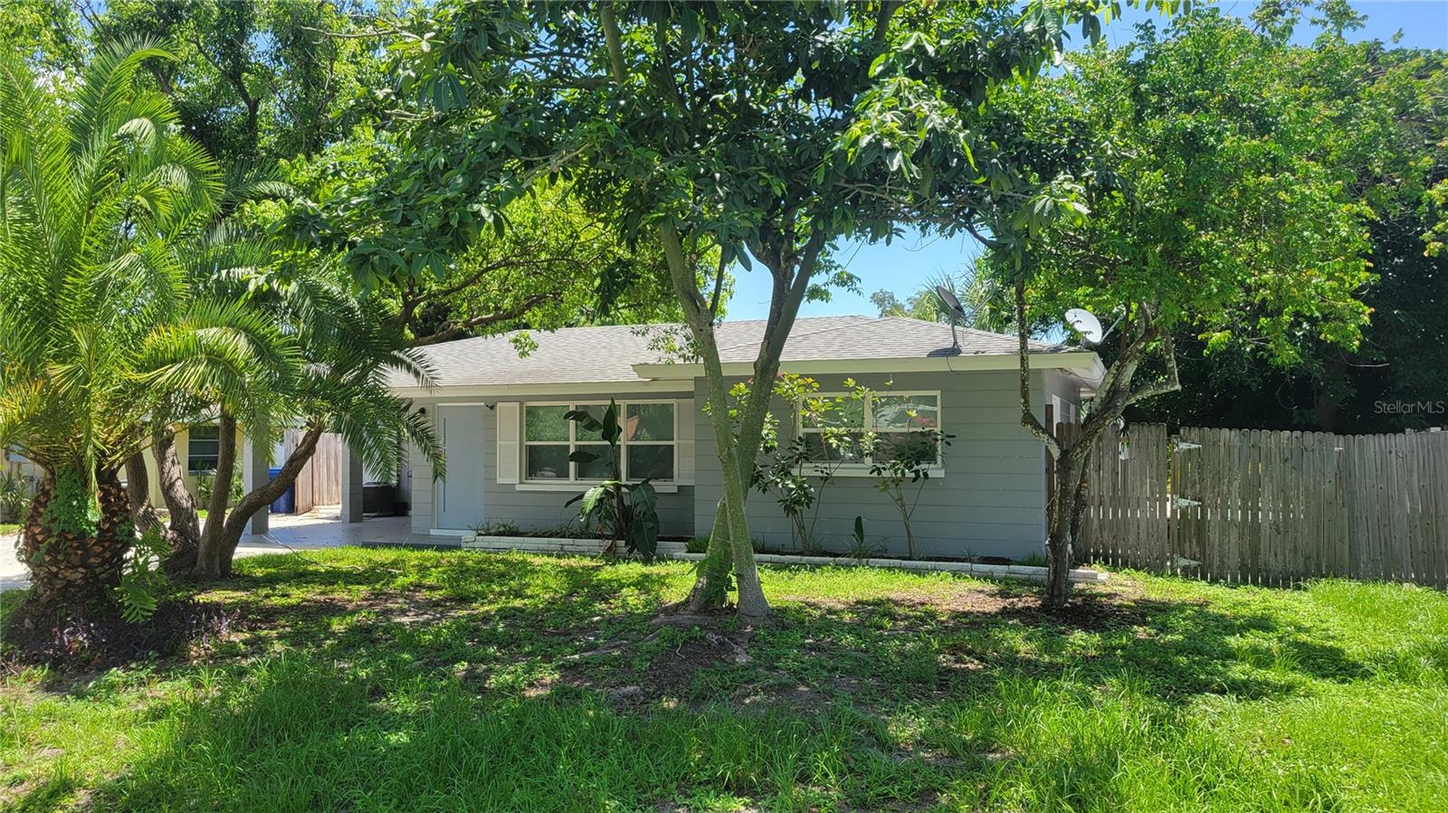 6103 Carlton Ave, Sarasota, FL 34231