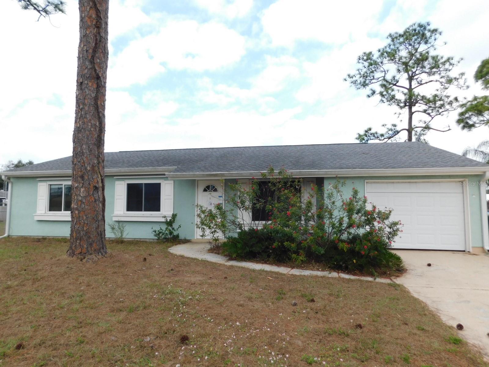 4745 Pan American Blvd, North Port, FL 34287