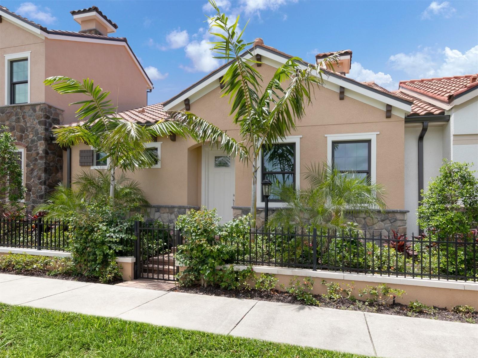930 E Venice Ave, Venice, FL 34285