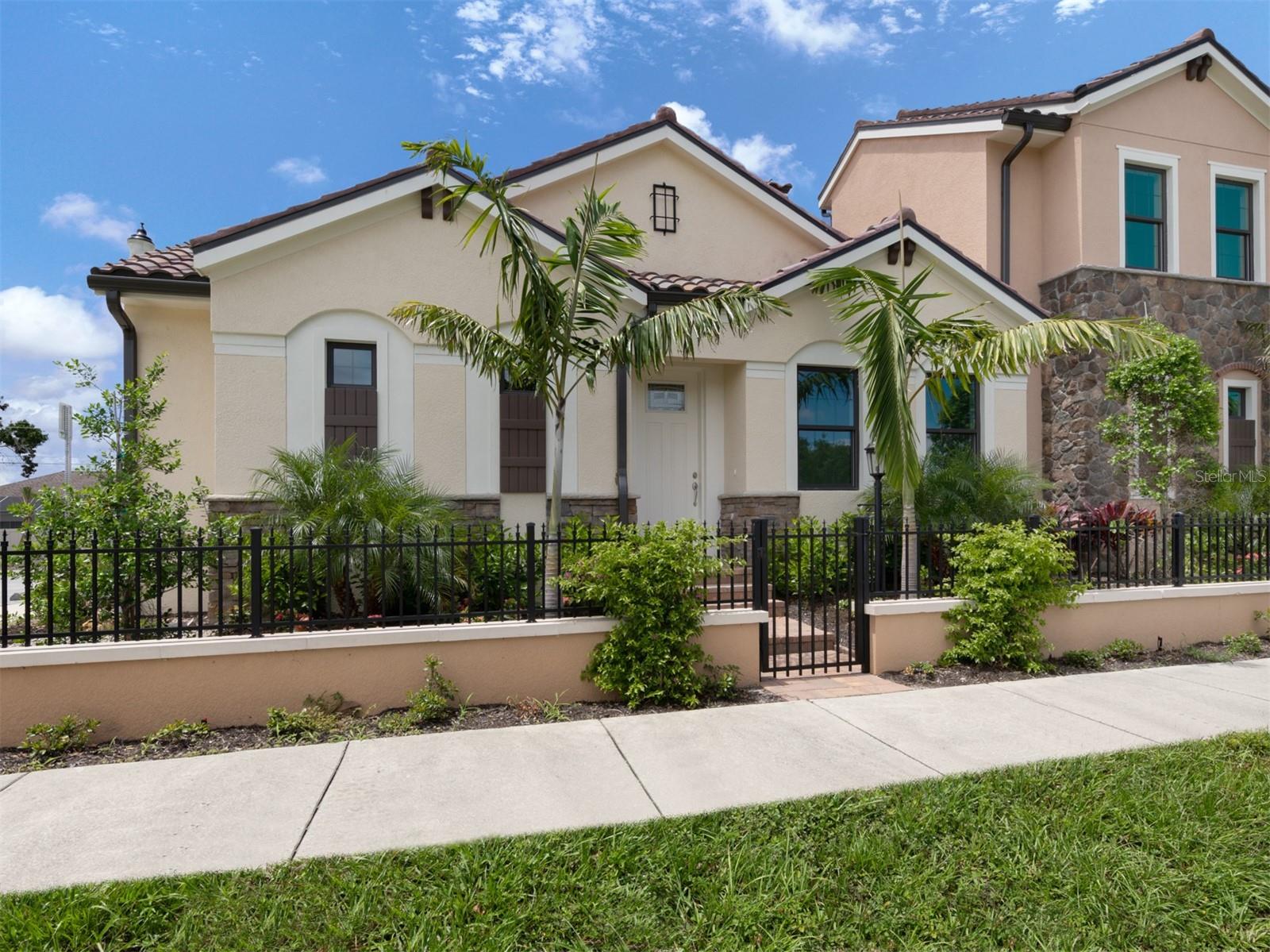 938 E Venice Ave, Venice, FL 34285