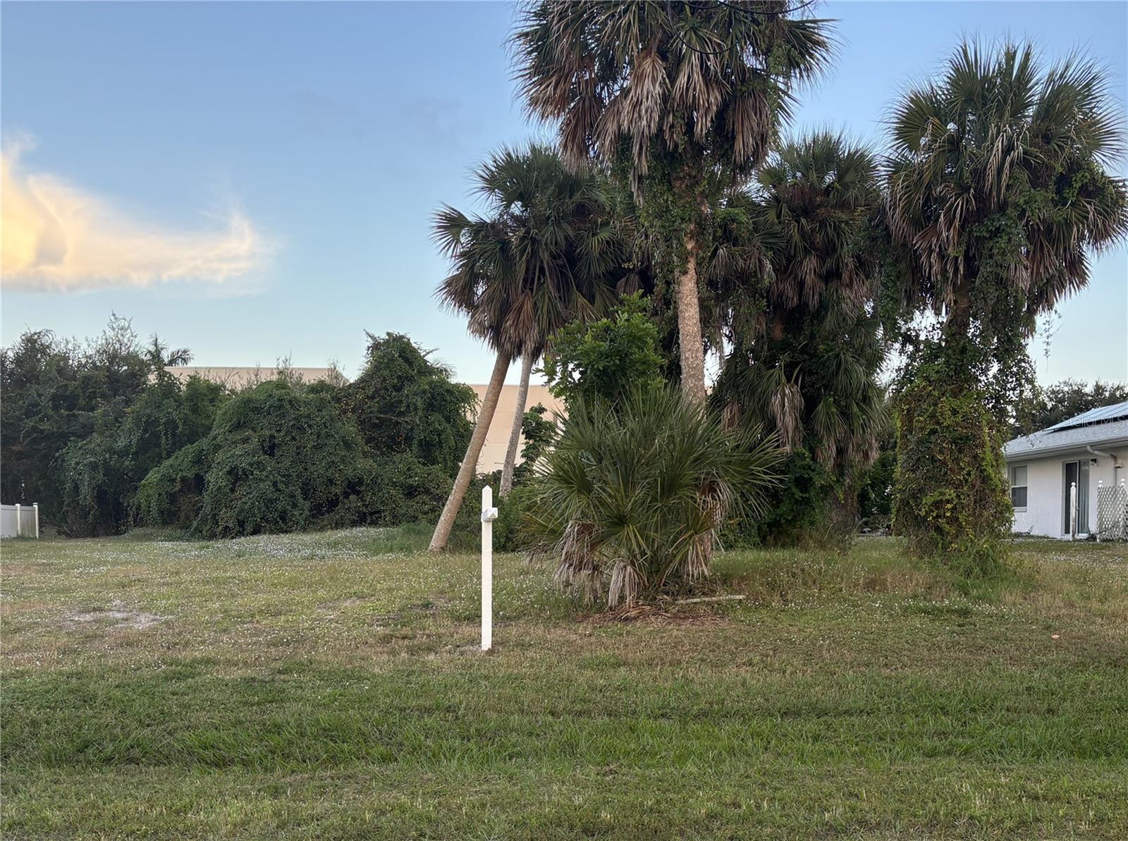 145 Mark Twain Ln, Rotonda West, FL 33947