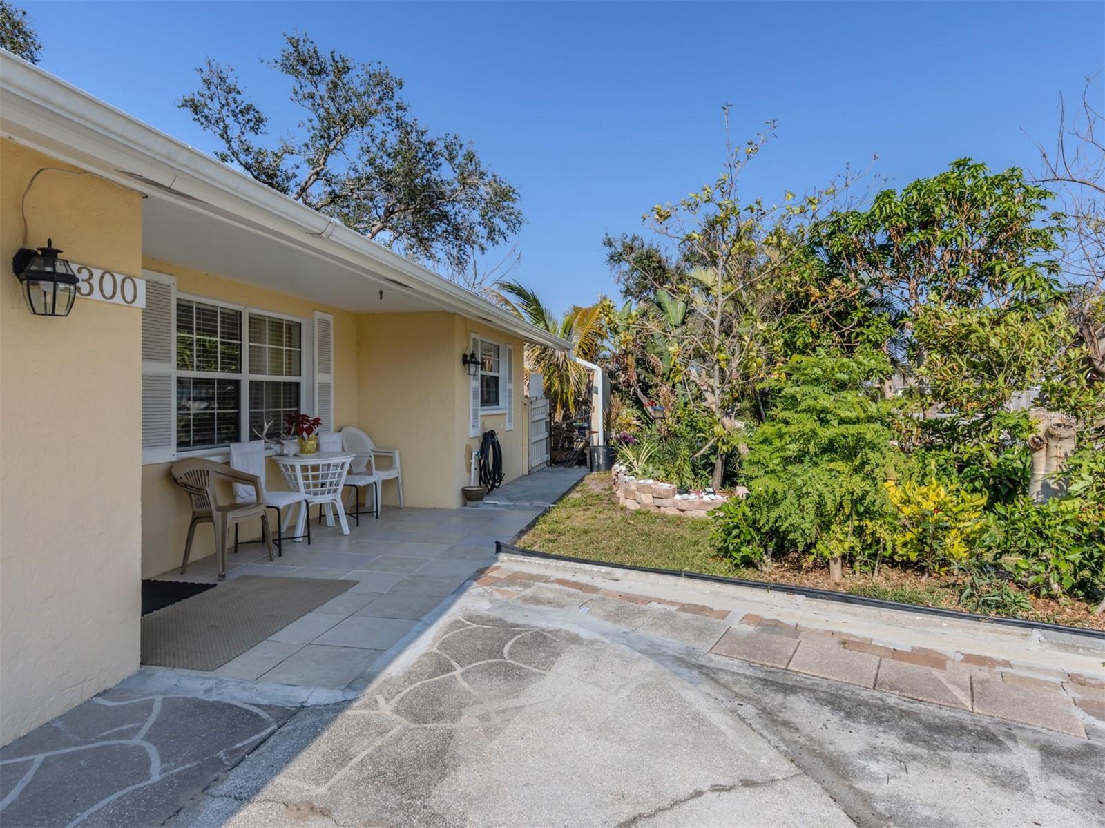 1300 Indus Rd, Venice, FL 34293