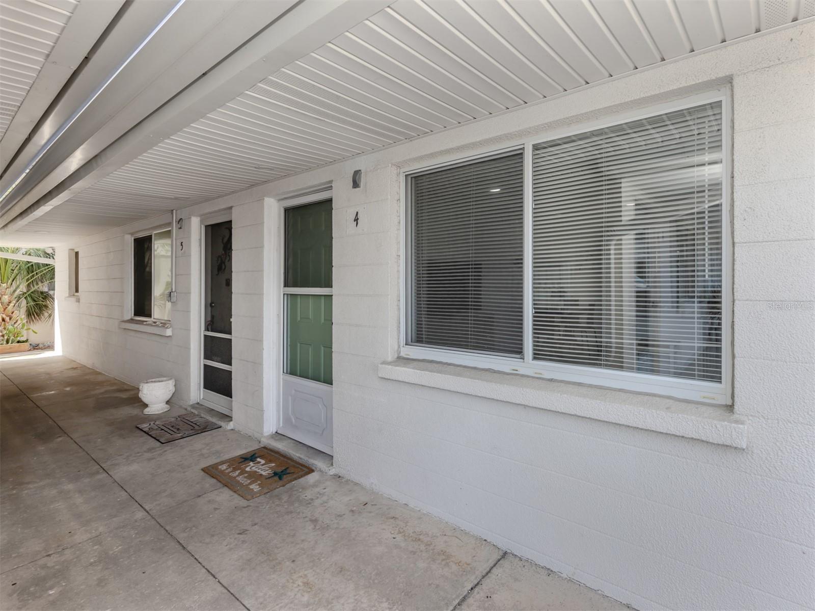 525 Manatee Ct #4, Venice, FL 34285