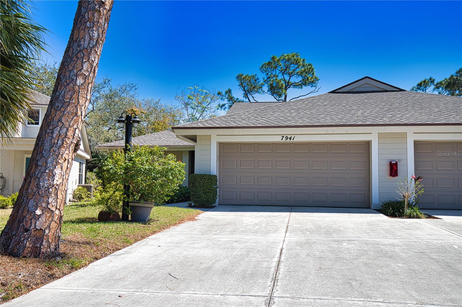 7941 Pineglen Ct #37, Sarasota, FL 34238