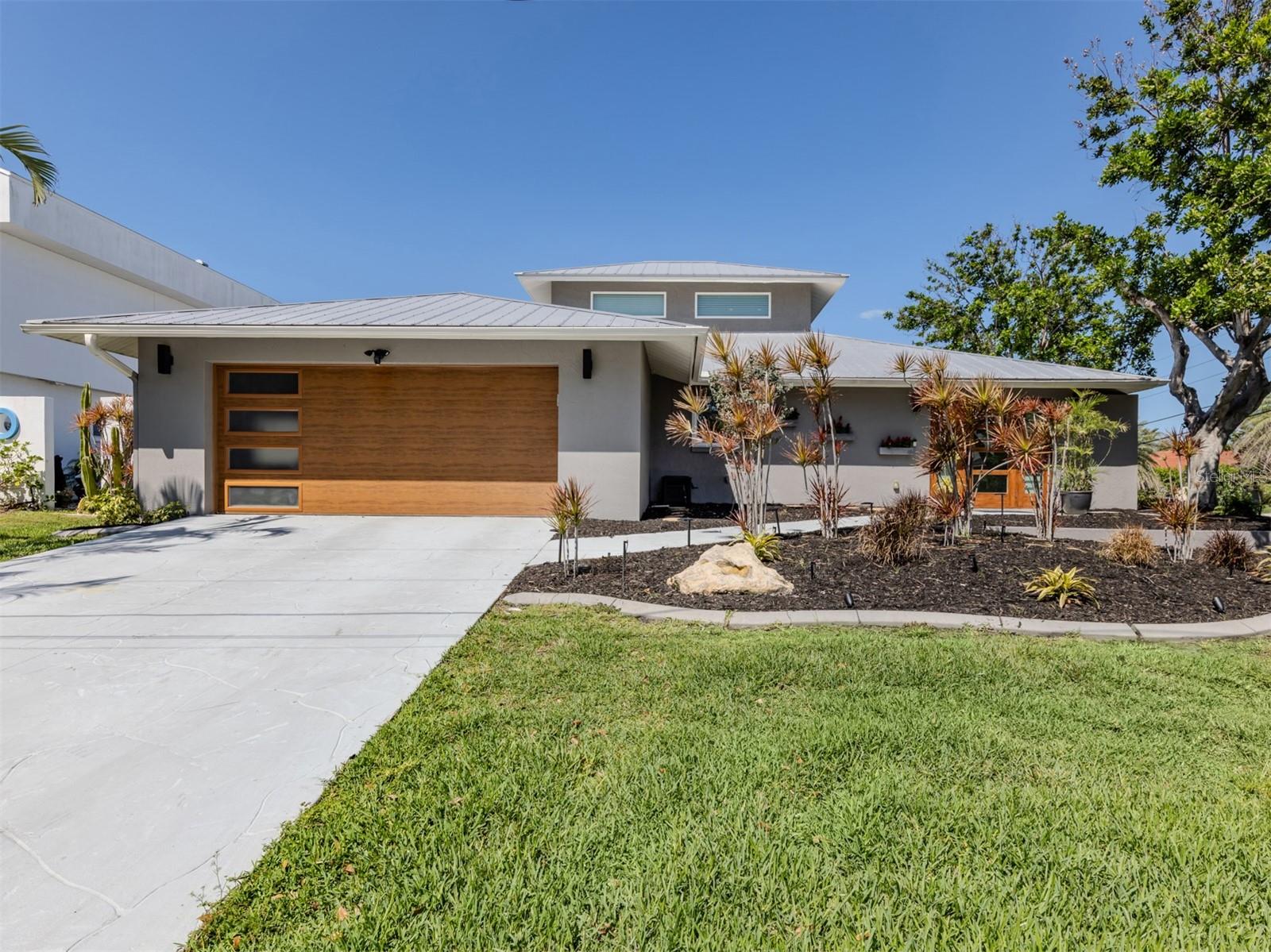616 Gardenia Dr, Venice, FL 34285