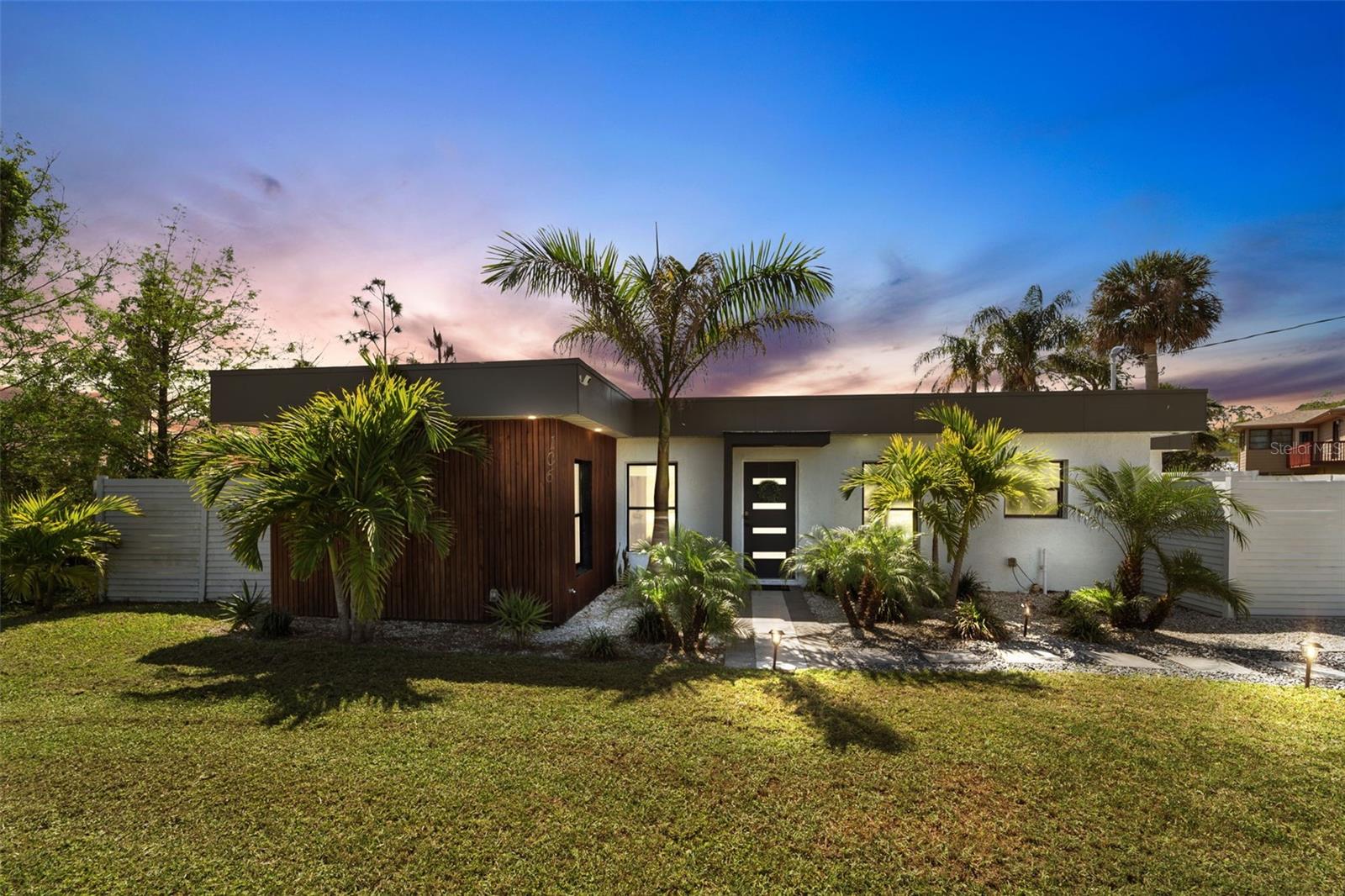 106 Playmore Dr, Venice, FL 34293
