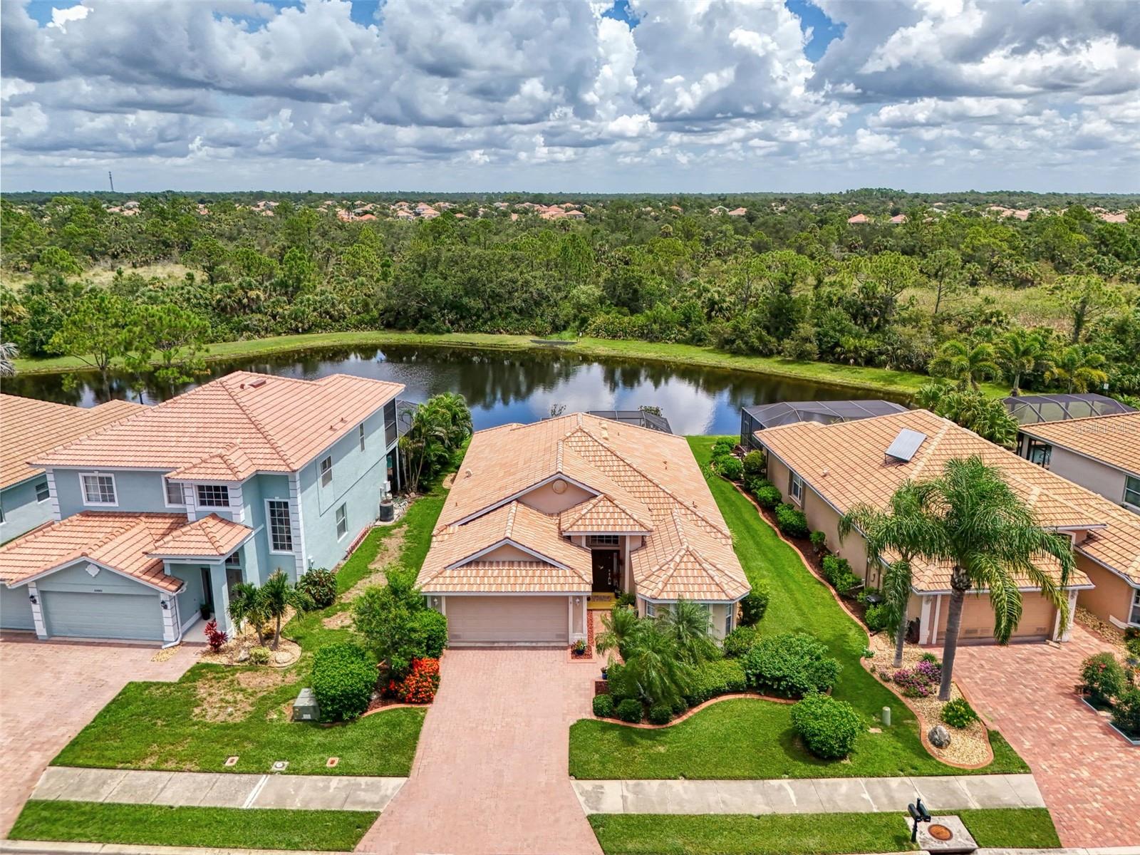 11437 Dancing River Dr, Venice, FL 34292