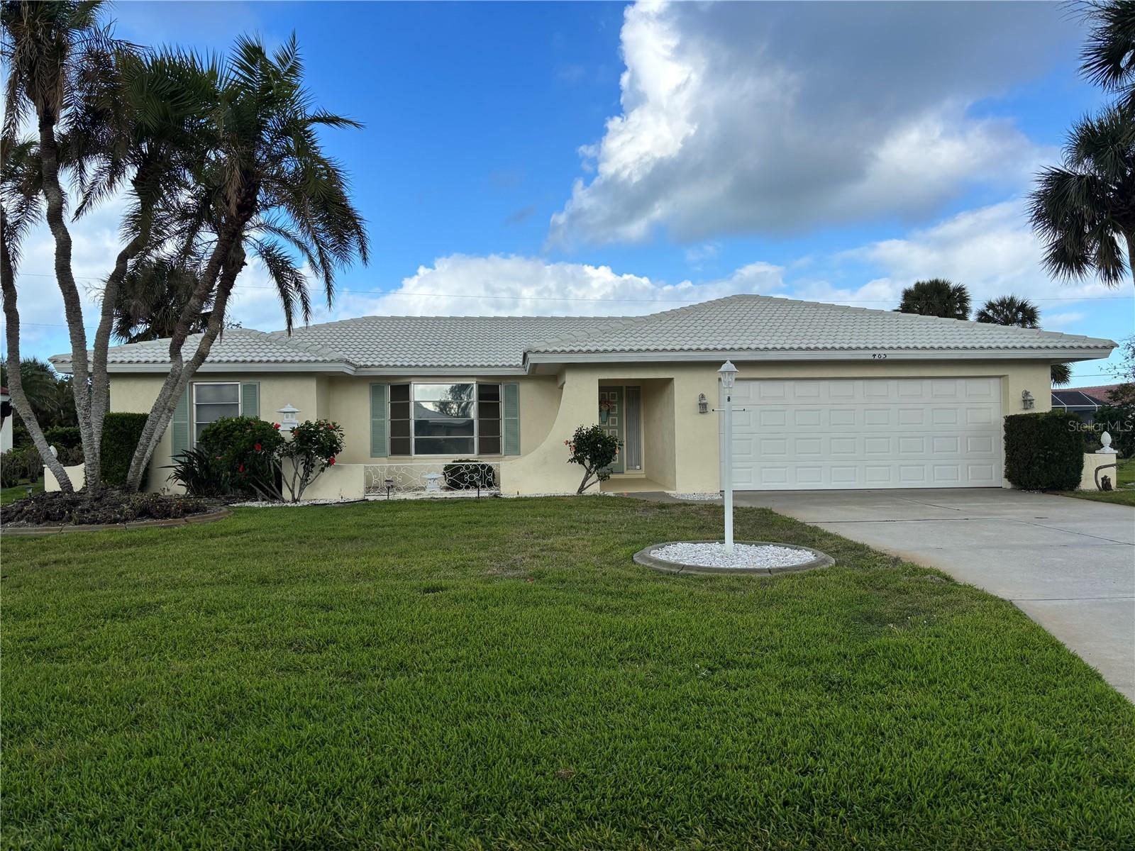 465 Laurencin Dr, Nokomis, FL 34275