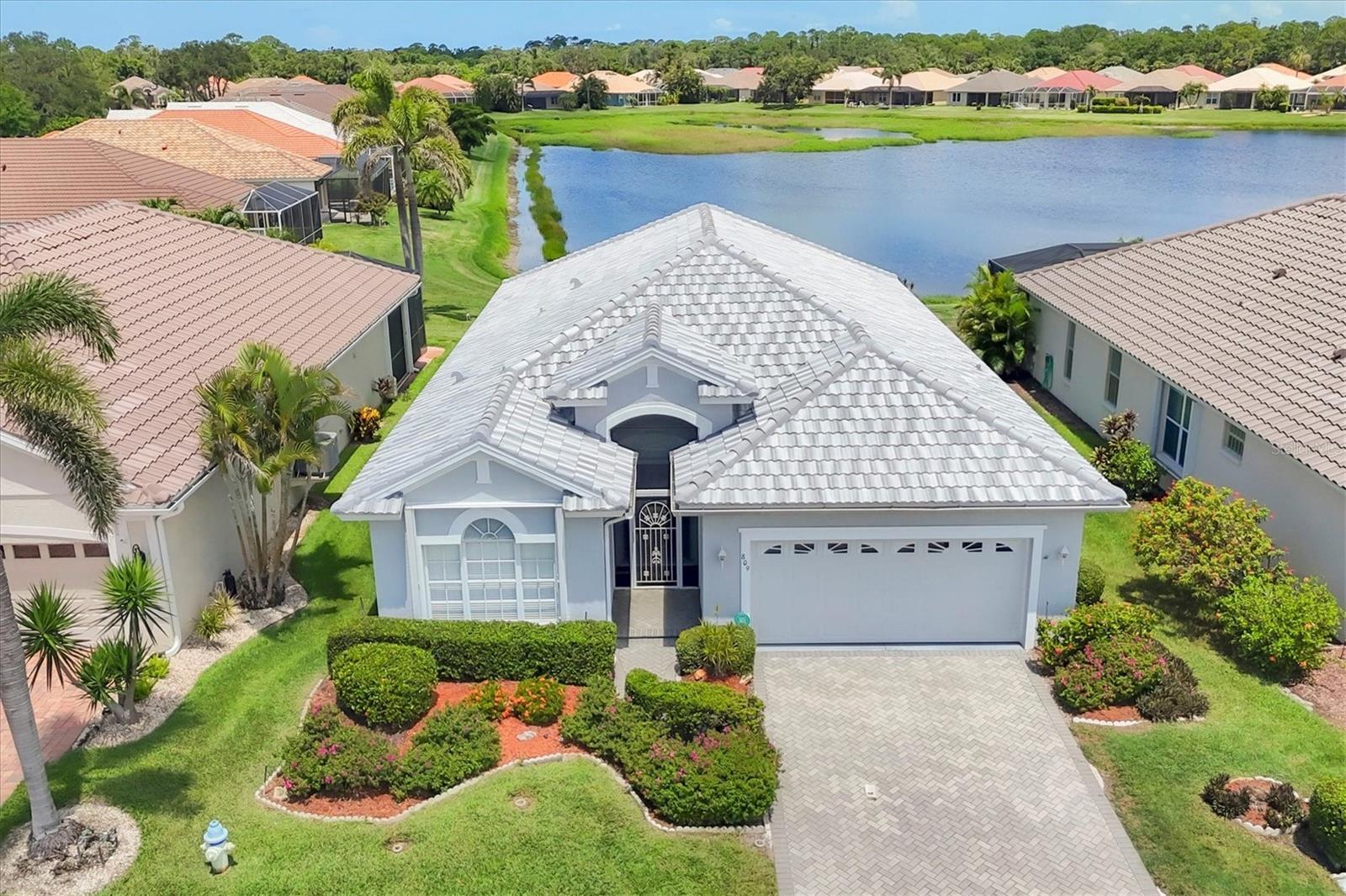 809 Derbyshire Dr, Venice, FL 34285