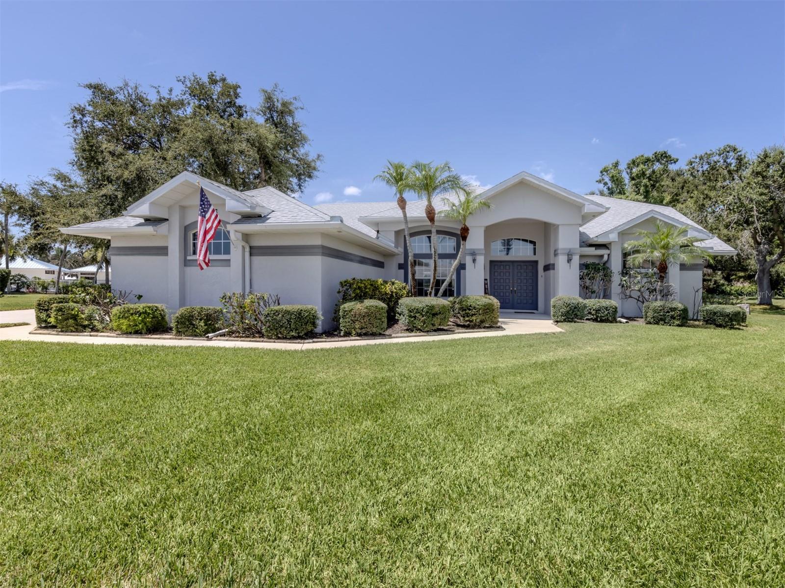 2226 E Village Cir, Venice, FL 34293