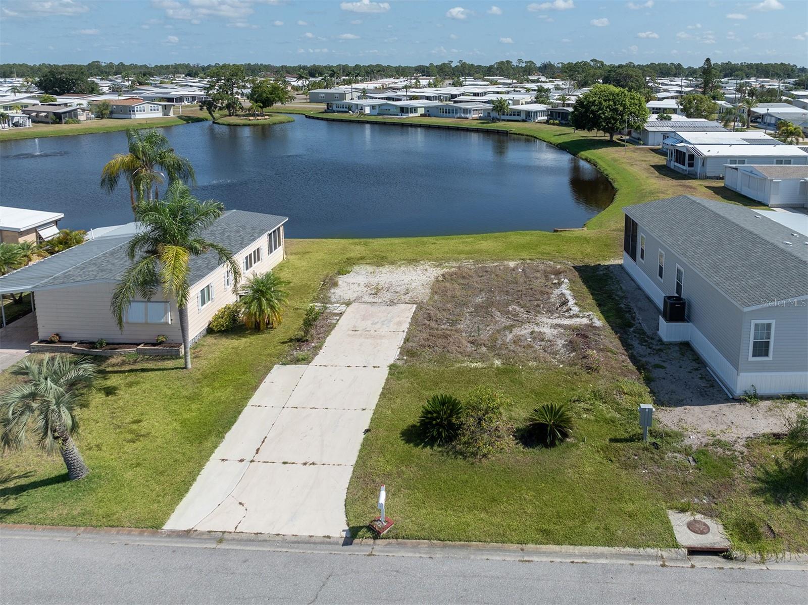 108 Lakeview Dr, North Port, FL 34287
