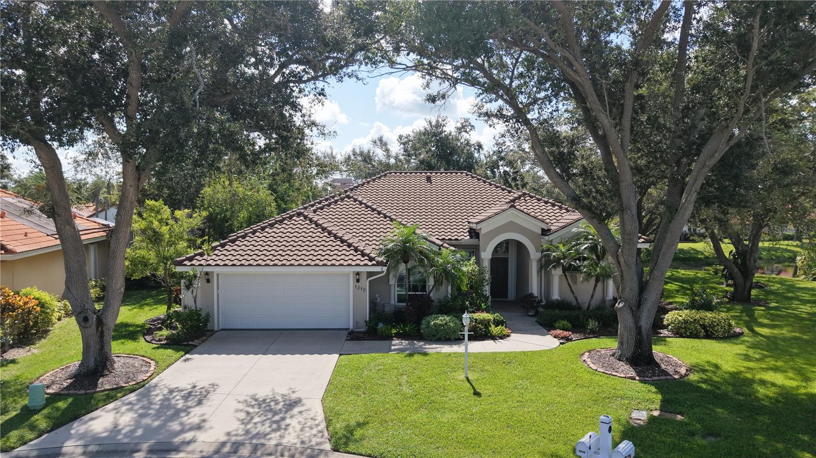 1212 Whitney Dr, Venice, FL 34292