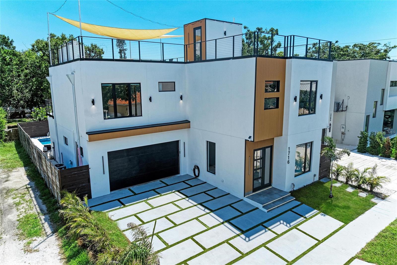1716 9th St, Sarasota, FL 34236
