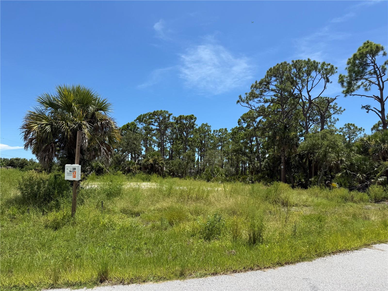 109 Hawk Dr, Rotonda West, FL 33947