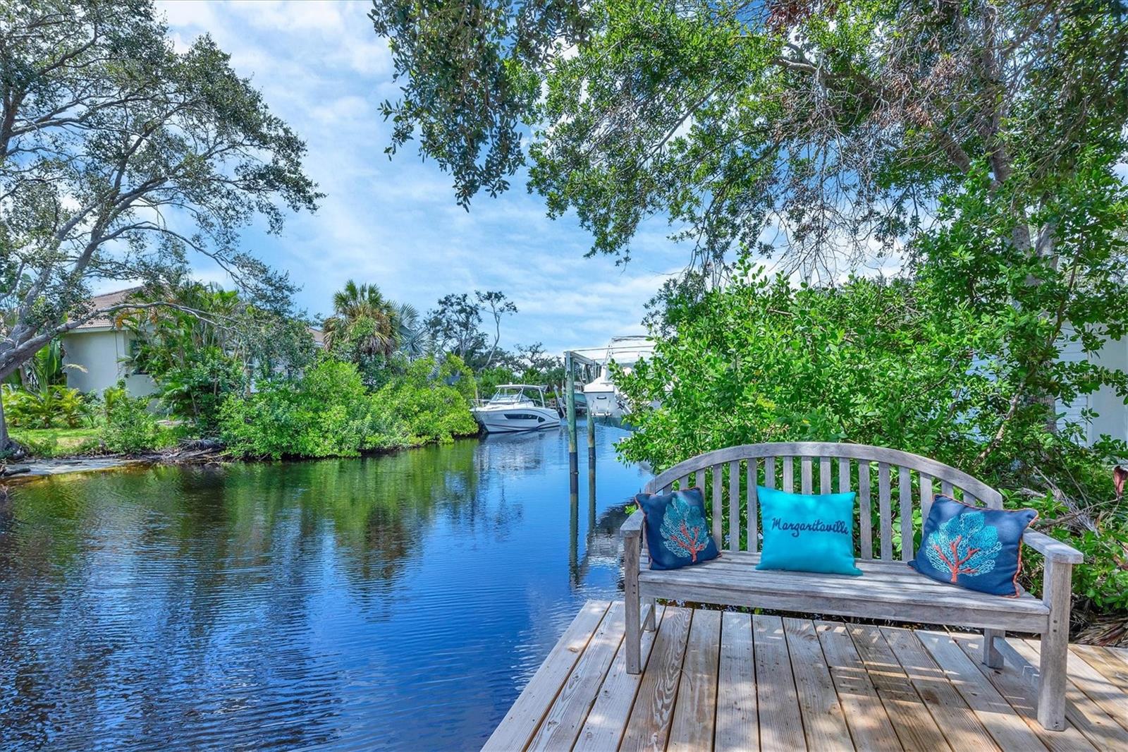 501 Dona Dr, Nokomis, FL 34275