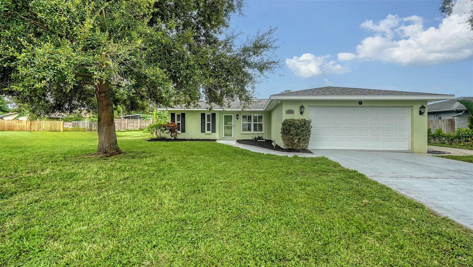 383 Dorchester Dr, Venice, FL 34293
