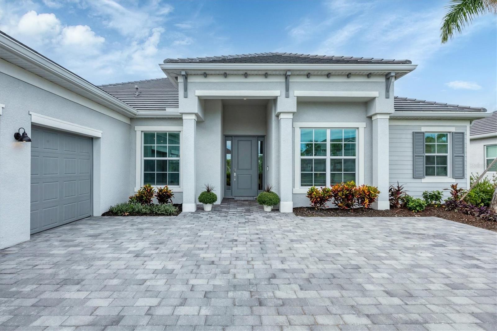 12557 Galapagos Ct, Venice, FL 34293