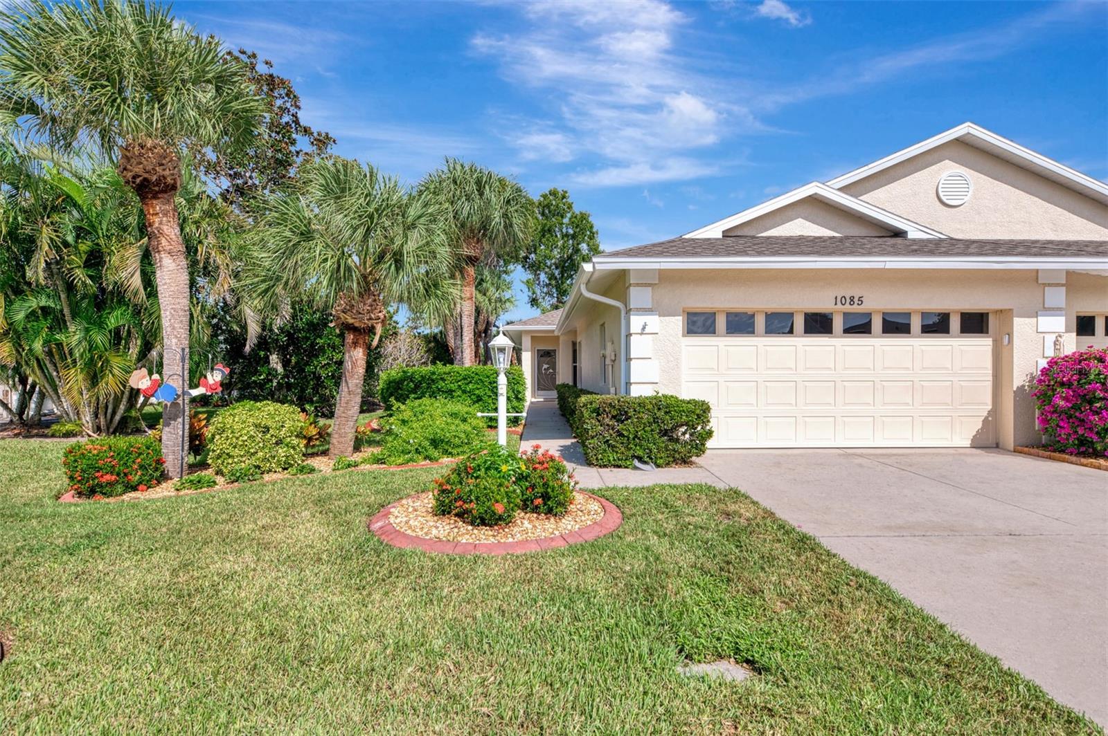 1085 Yosemite Dr, Englewood, FL 34223