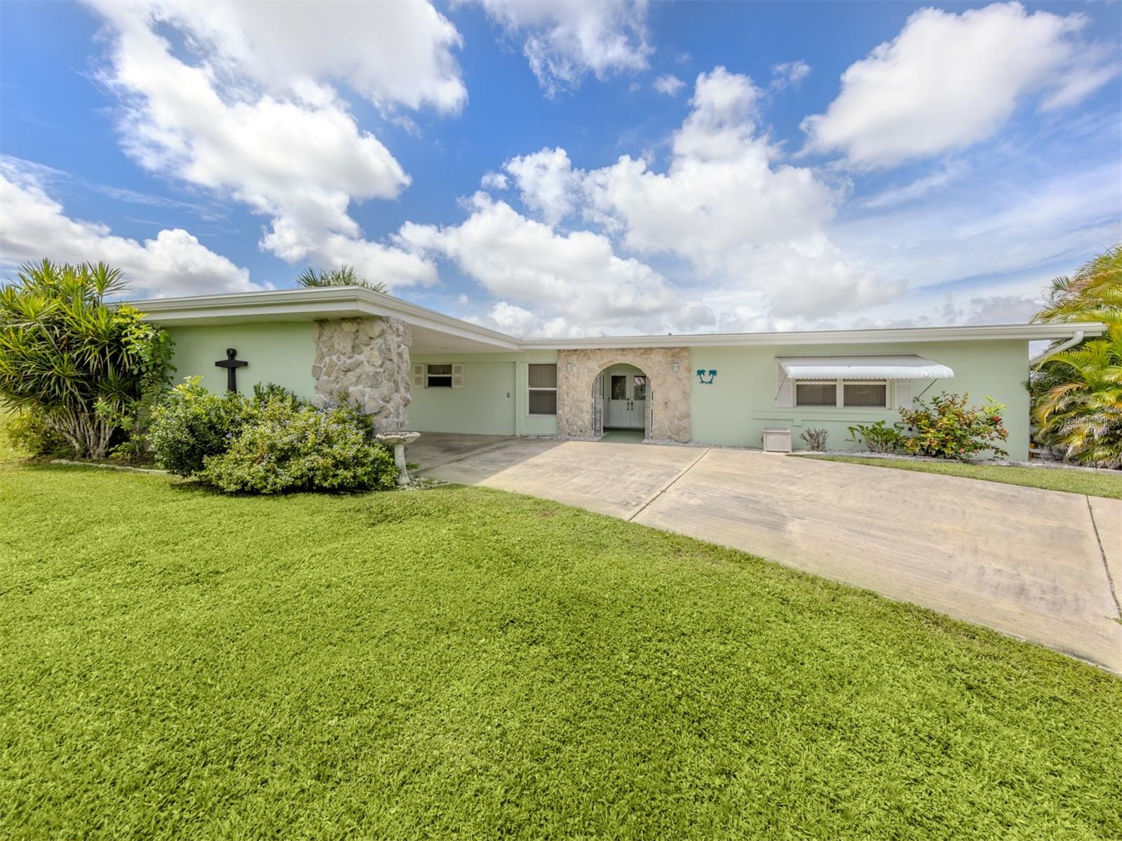 2500 Aquilos Ct, Port Charlotte, FL 33952