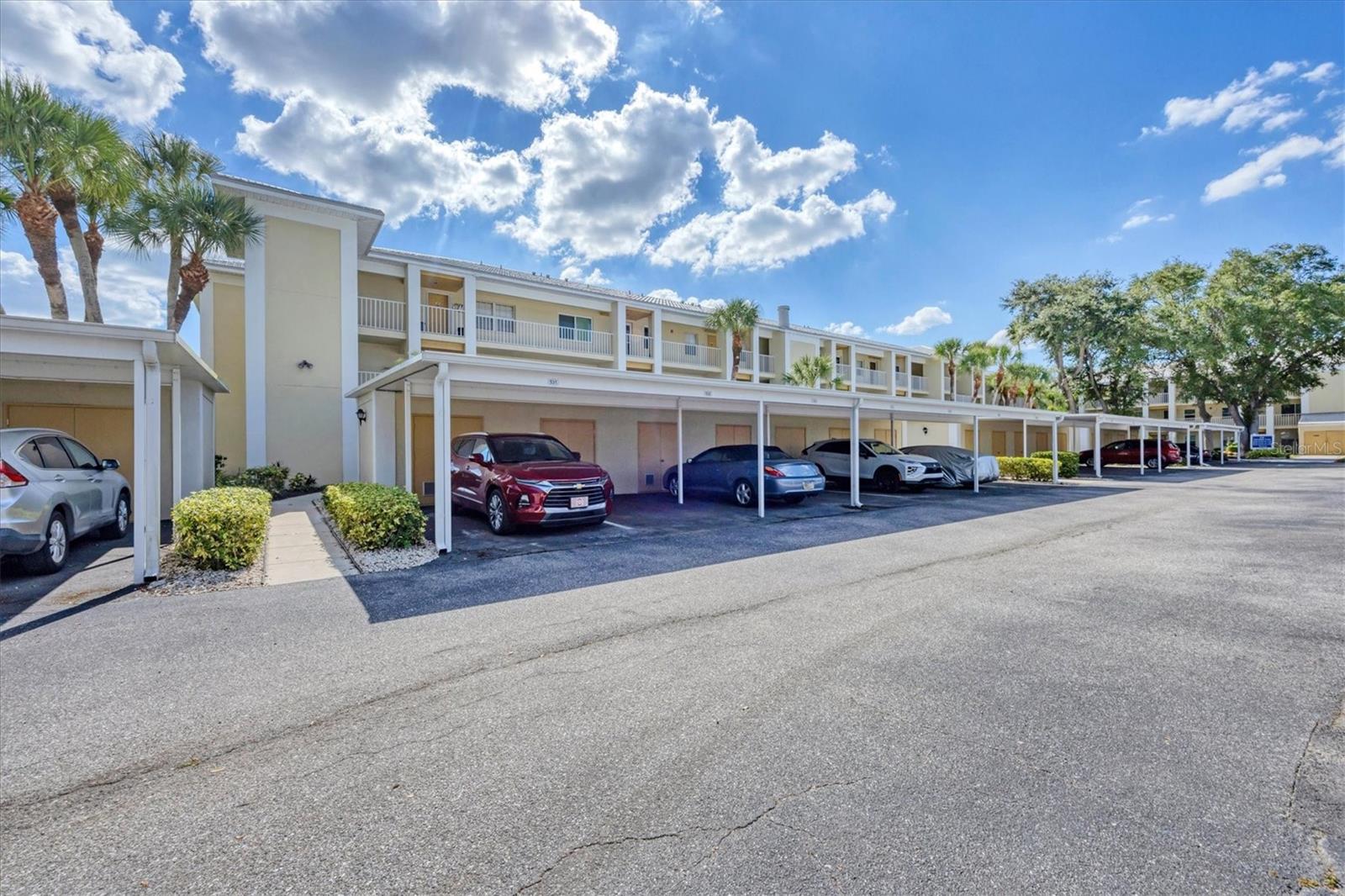 433 Cerromar Ln #330, Venice, FL 34293