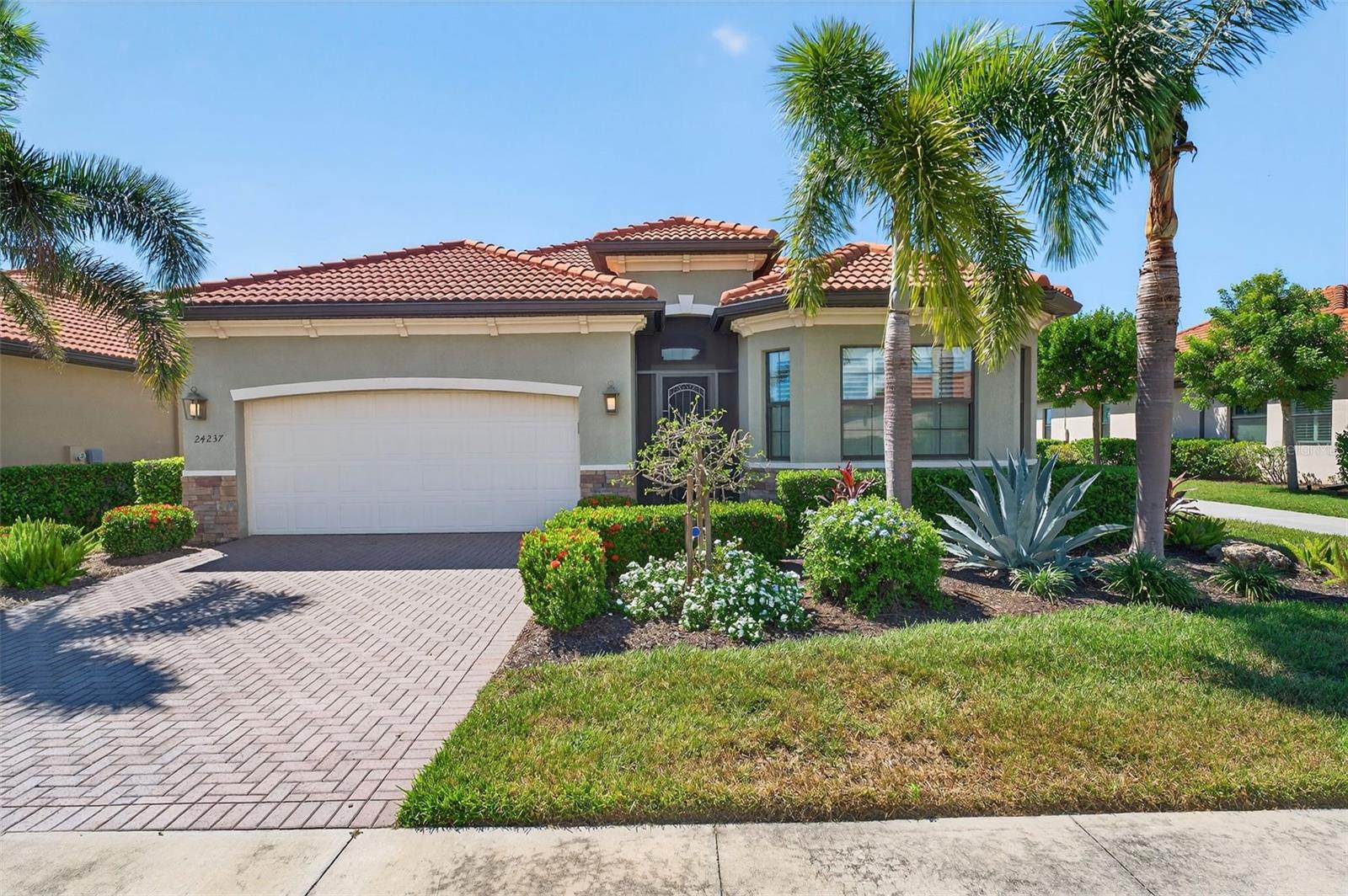 24237 Gallberry Dr, Venice, FL 34293