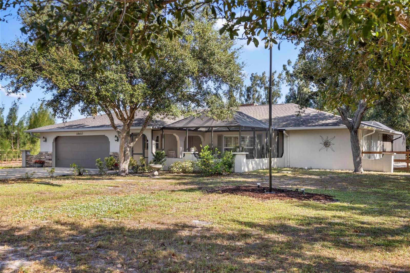 1860 Mackintosh Blvd, Nokomis, FL 34275