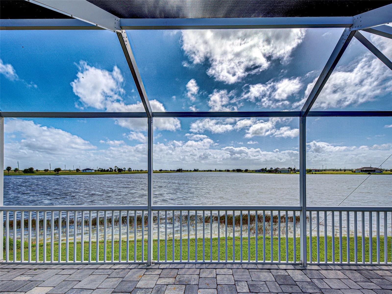 27 Meadowlark Ln, Placida, FL 33946