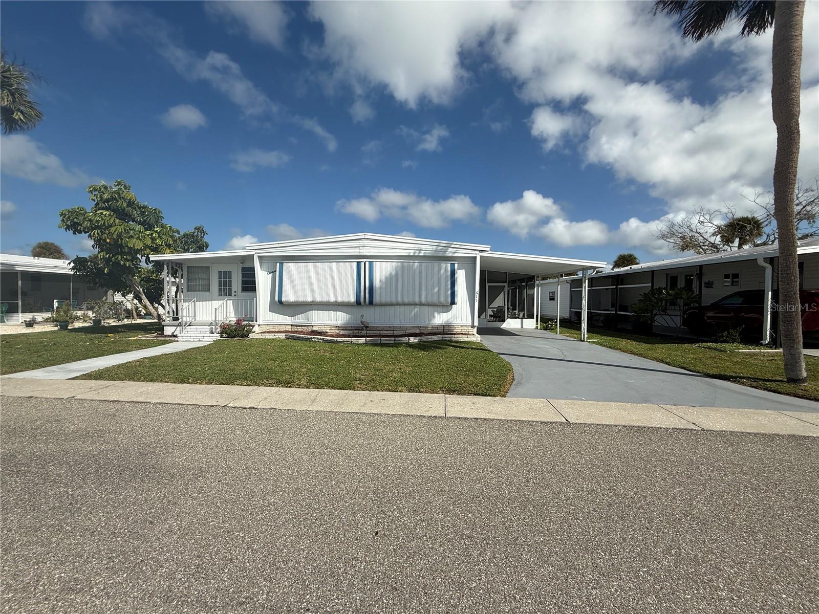 611 Water Lily Dr, Venice, FL 34293