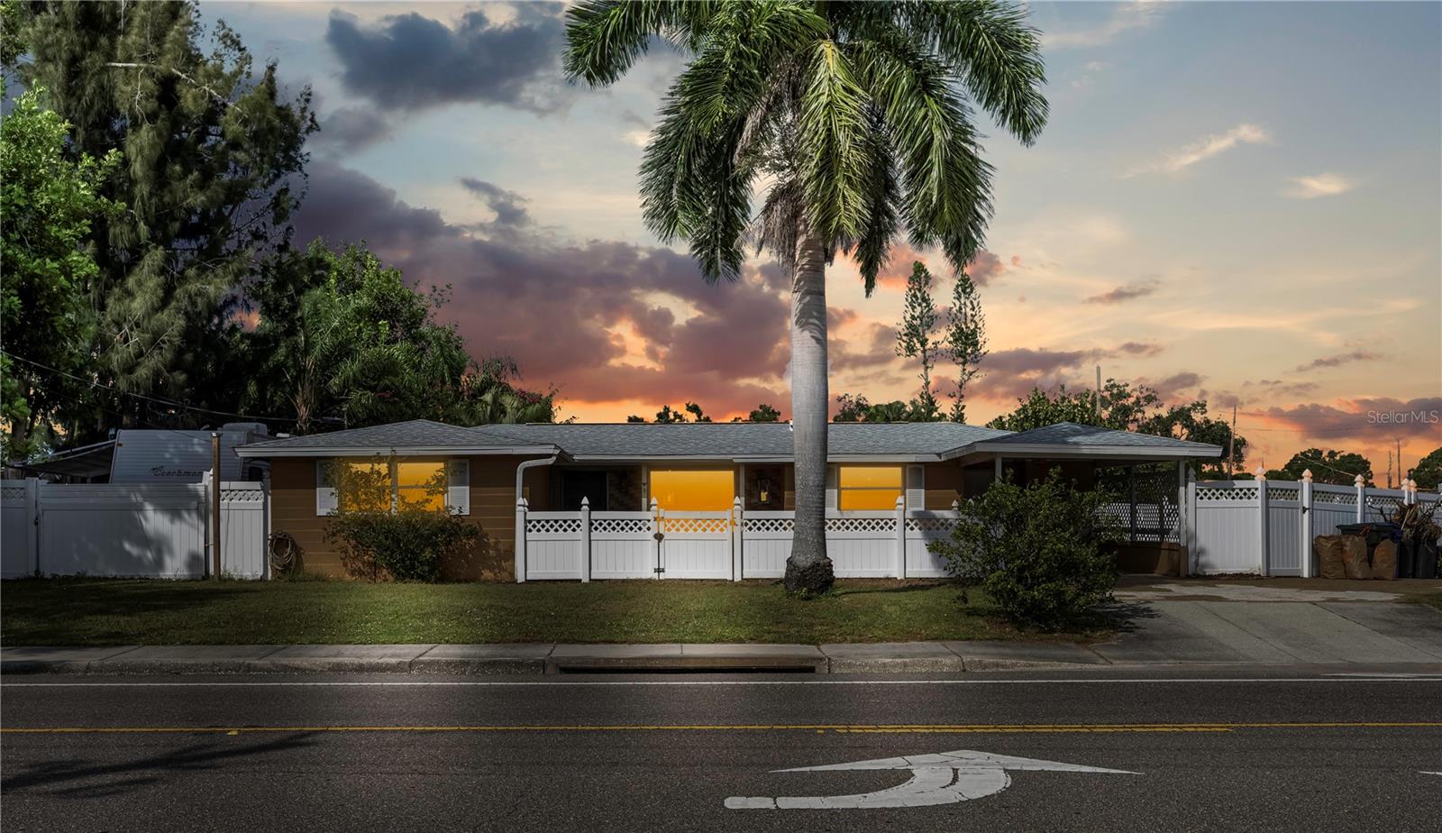 2920 Mcintosh Rd, Sarasota, FL 34232