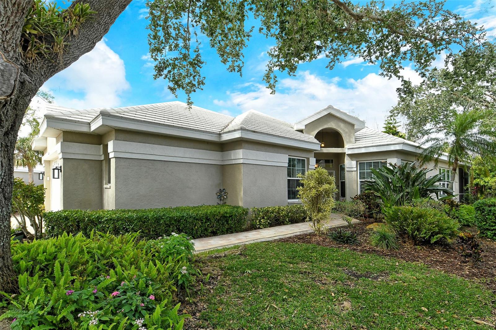 560 Fallbrook Dr, Venice, FL 34292