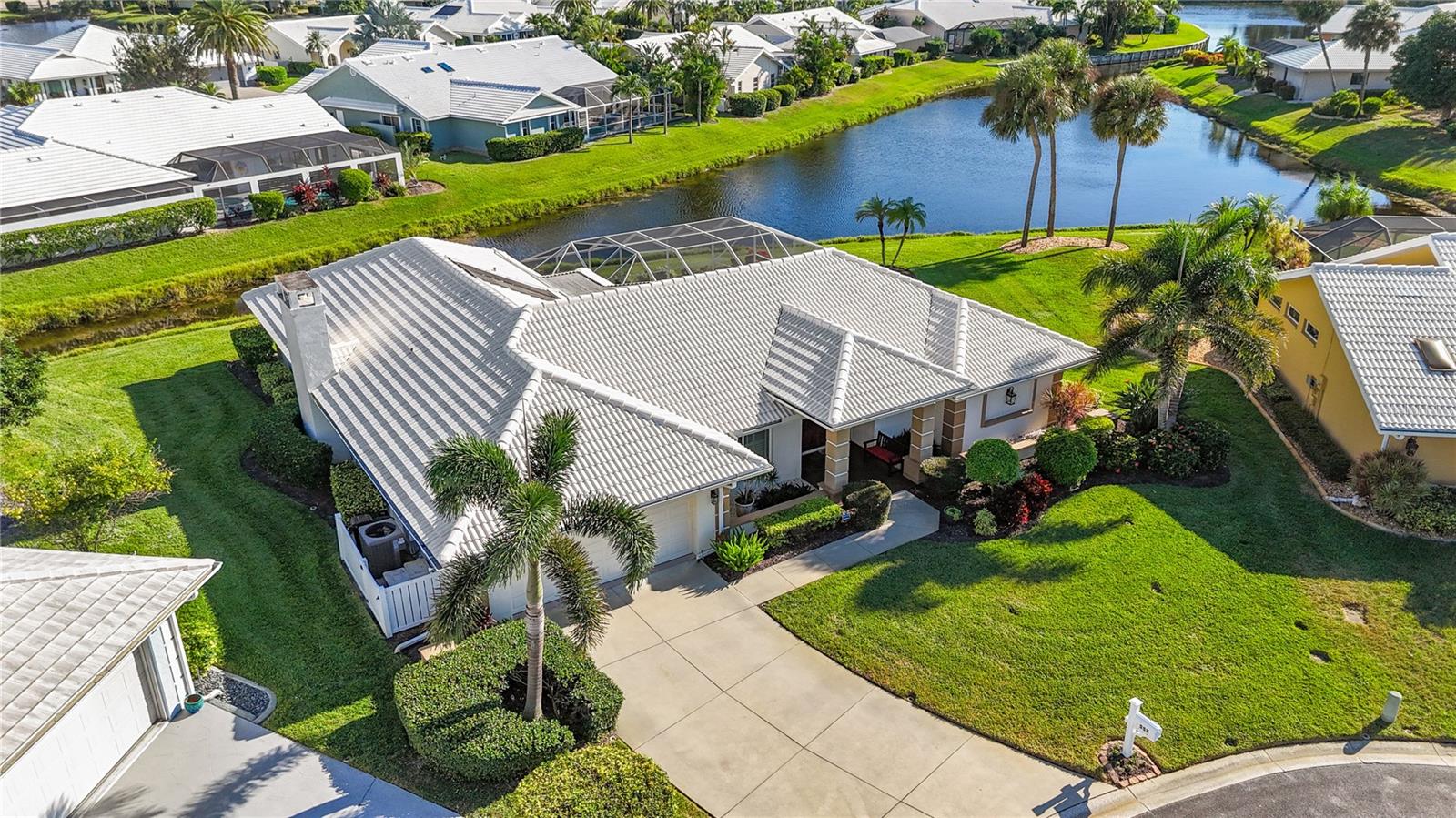 557 Warwick Ct, Venice, FL 34293