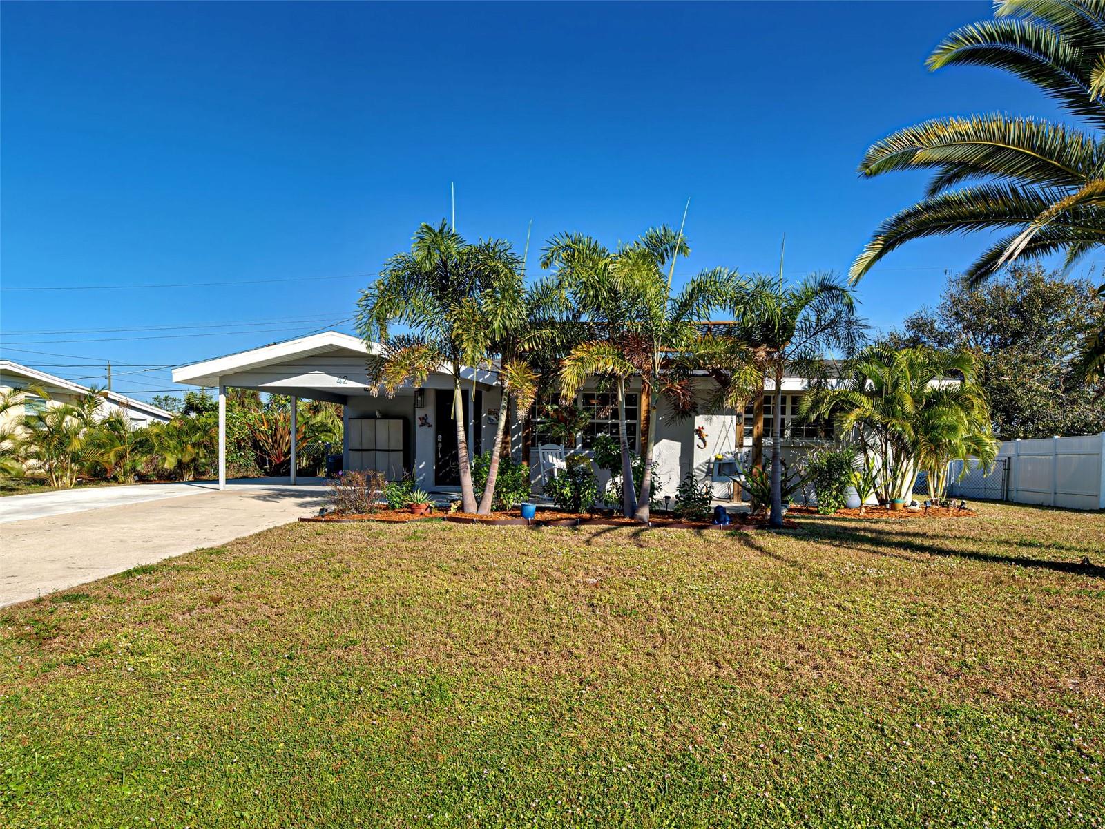 42 E Wentworth St, Englewood, FL 34223