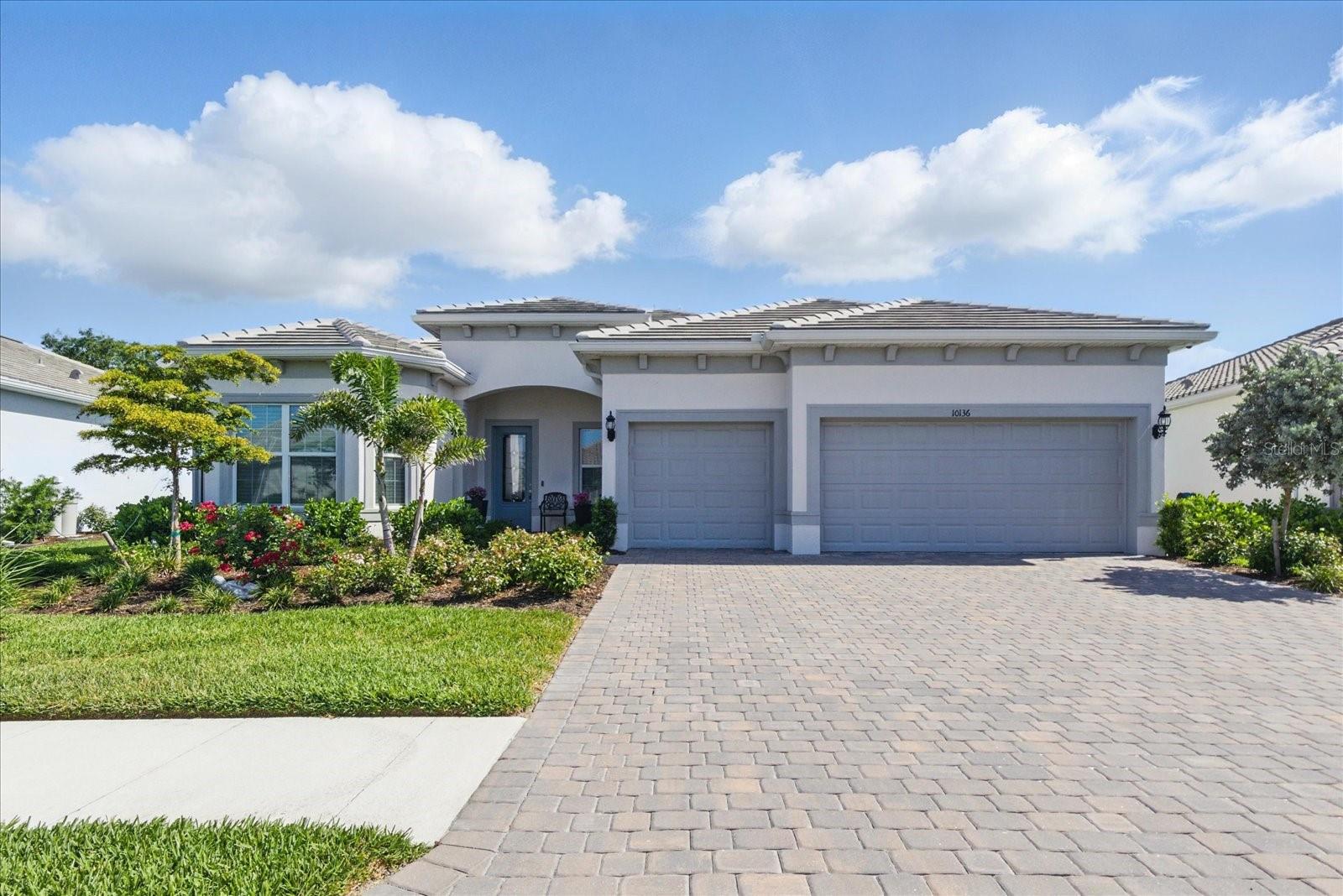 10136 Coral Shore Dr, Englewood, FL 34223