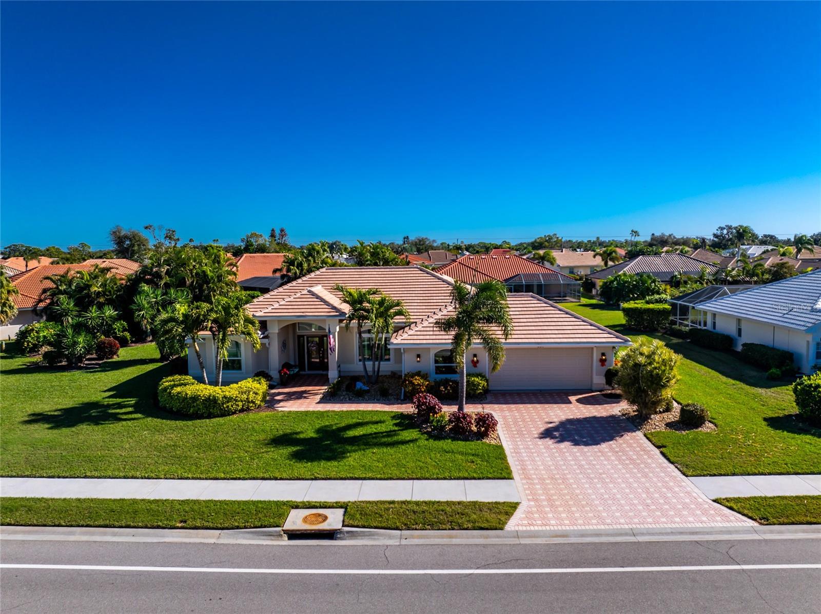 537 Lake Of The Woods Dr, Venice, FL 34293