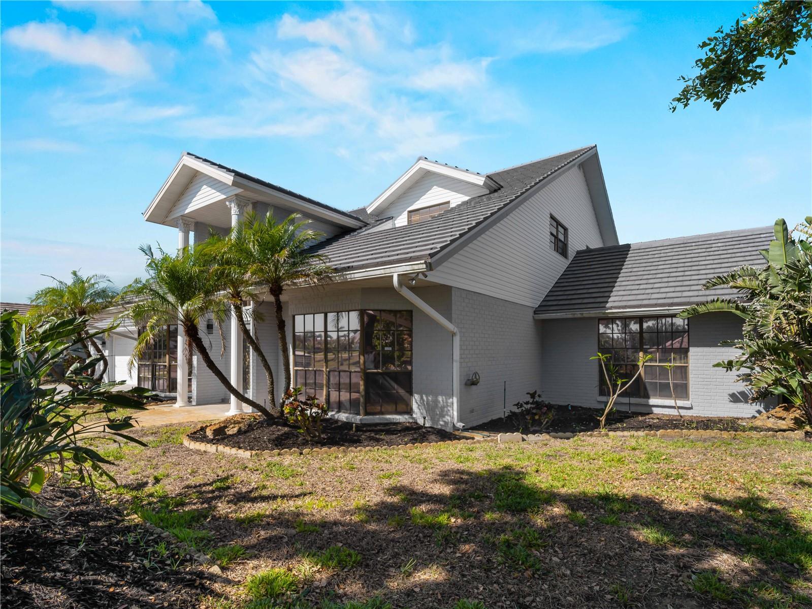 318 Oakwood Cir, Englewood, FL 34223