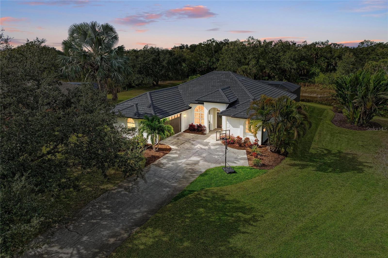 1333 Oak Point Ct, Venice, FL 34292