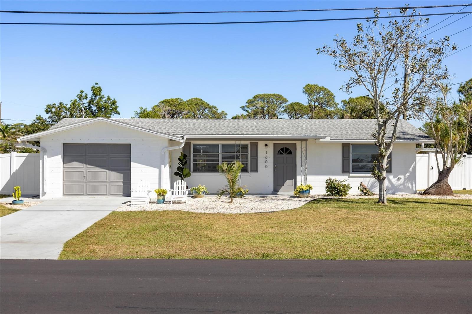 1600 Maryknoll Rd, Englewood, FL 34223