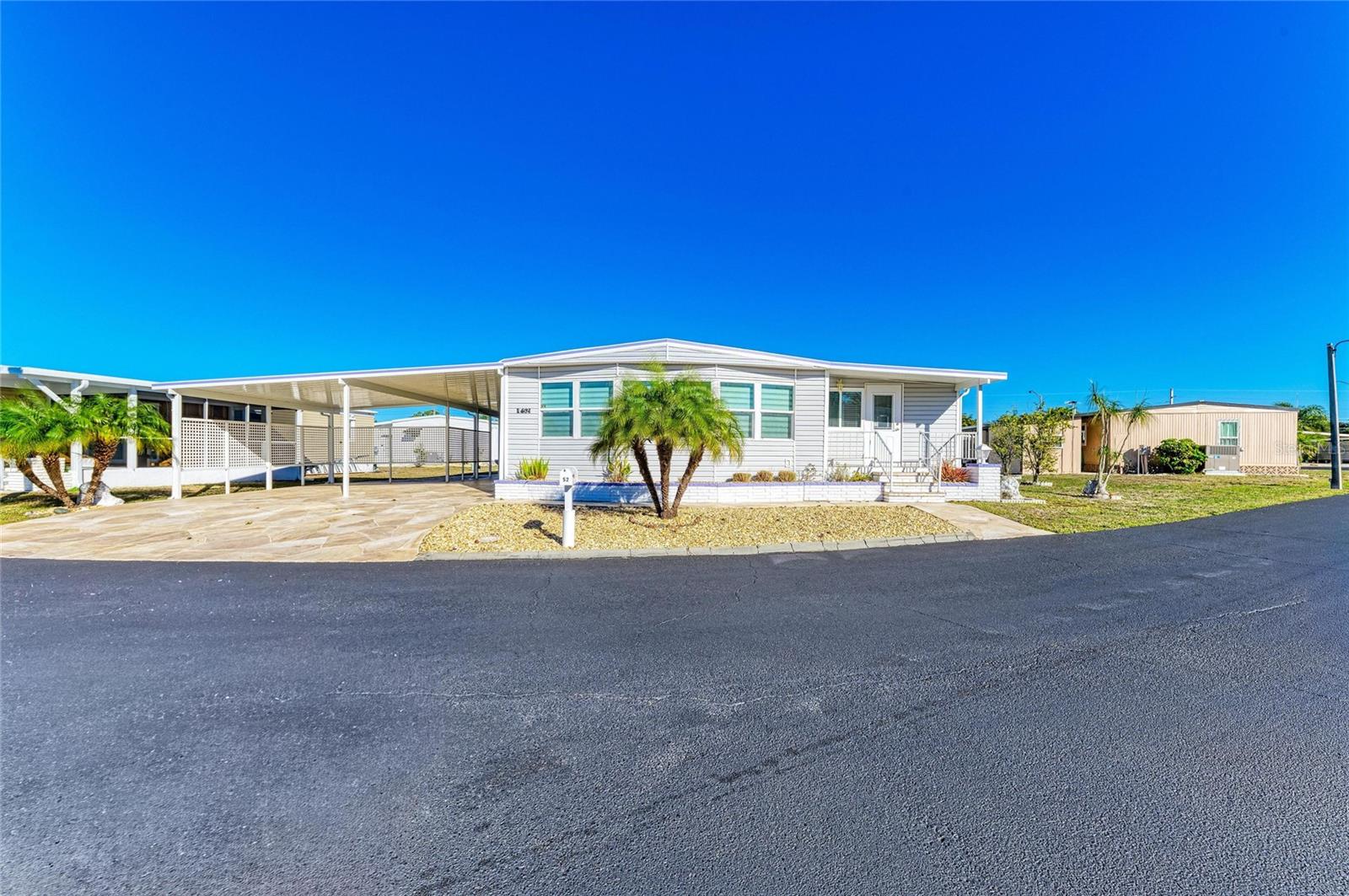 52 Blackbeard Ln, Nokomis, FL 34275