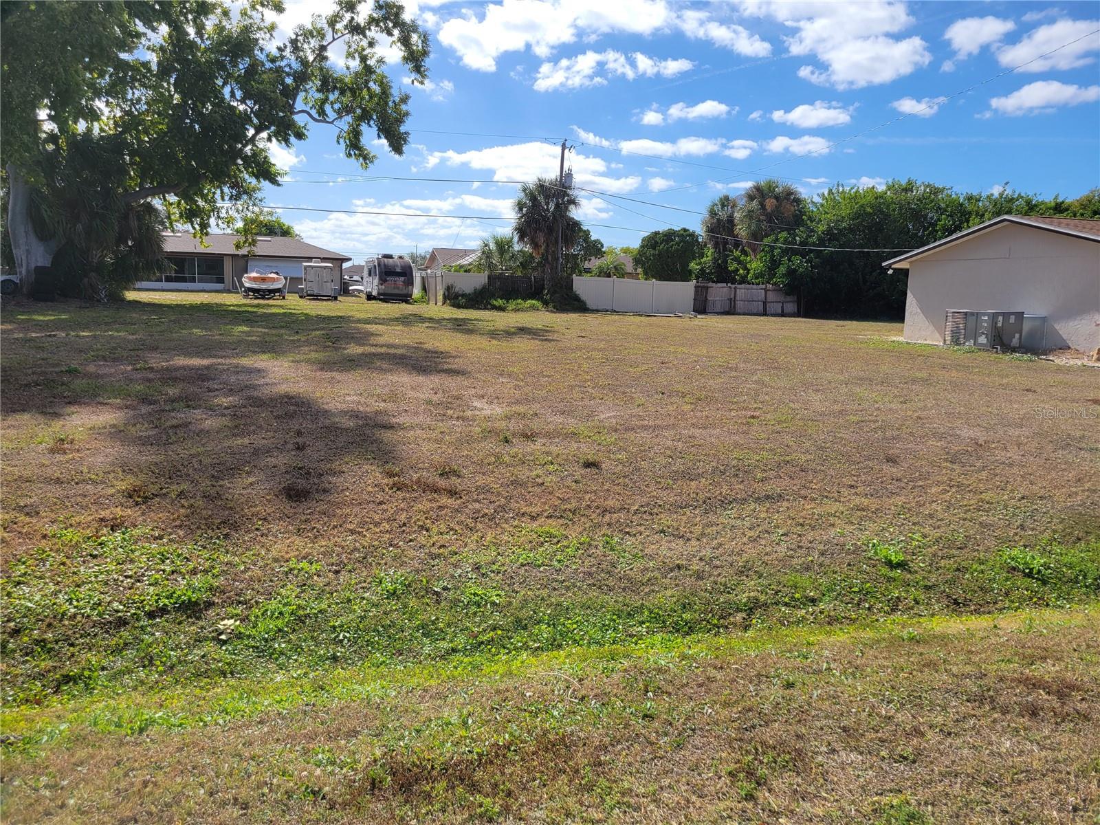 571 Grove Ave Nw, Port Charlotte, FL 33952