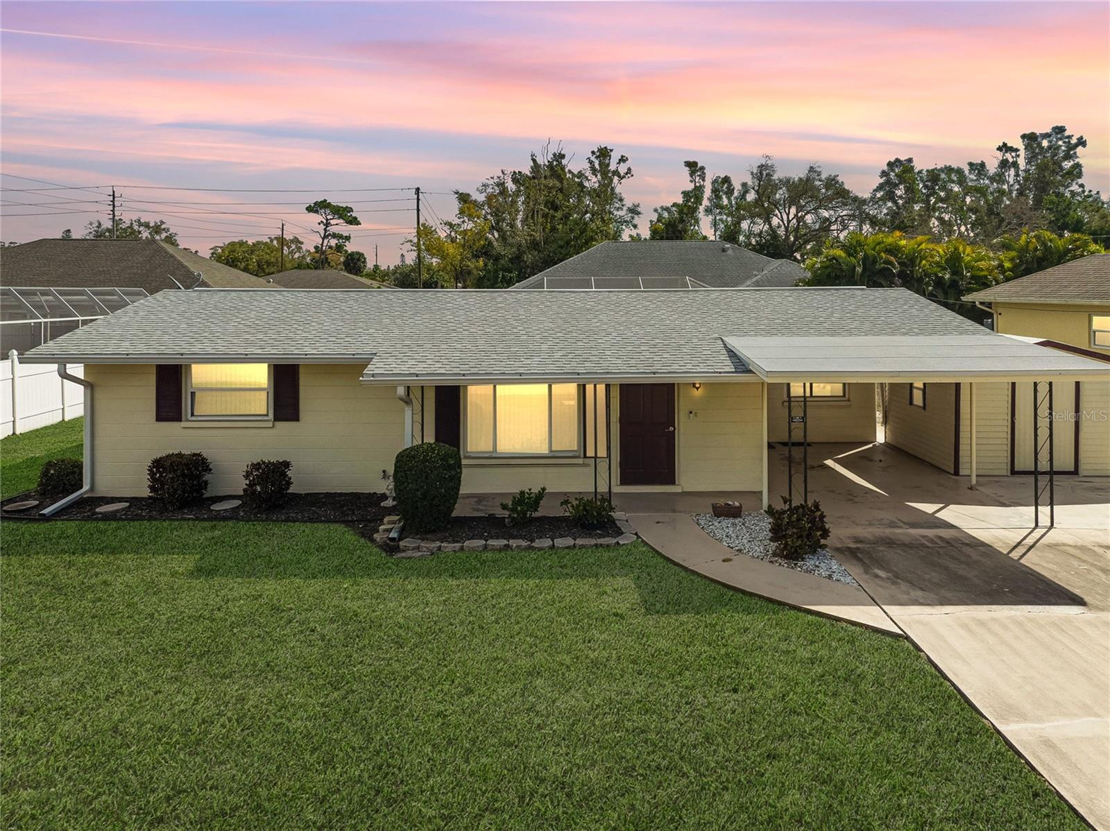 2845 Myakka Rd, Venice, FL 34293