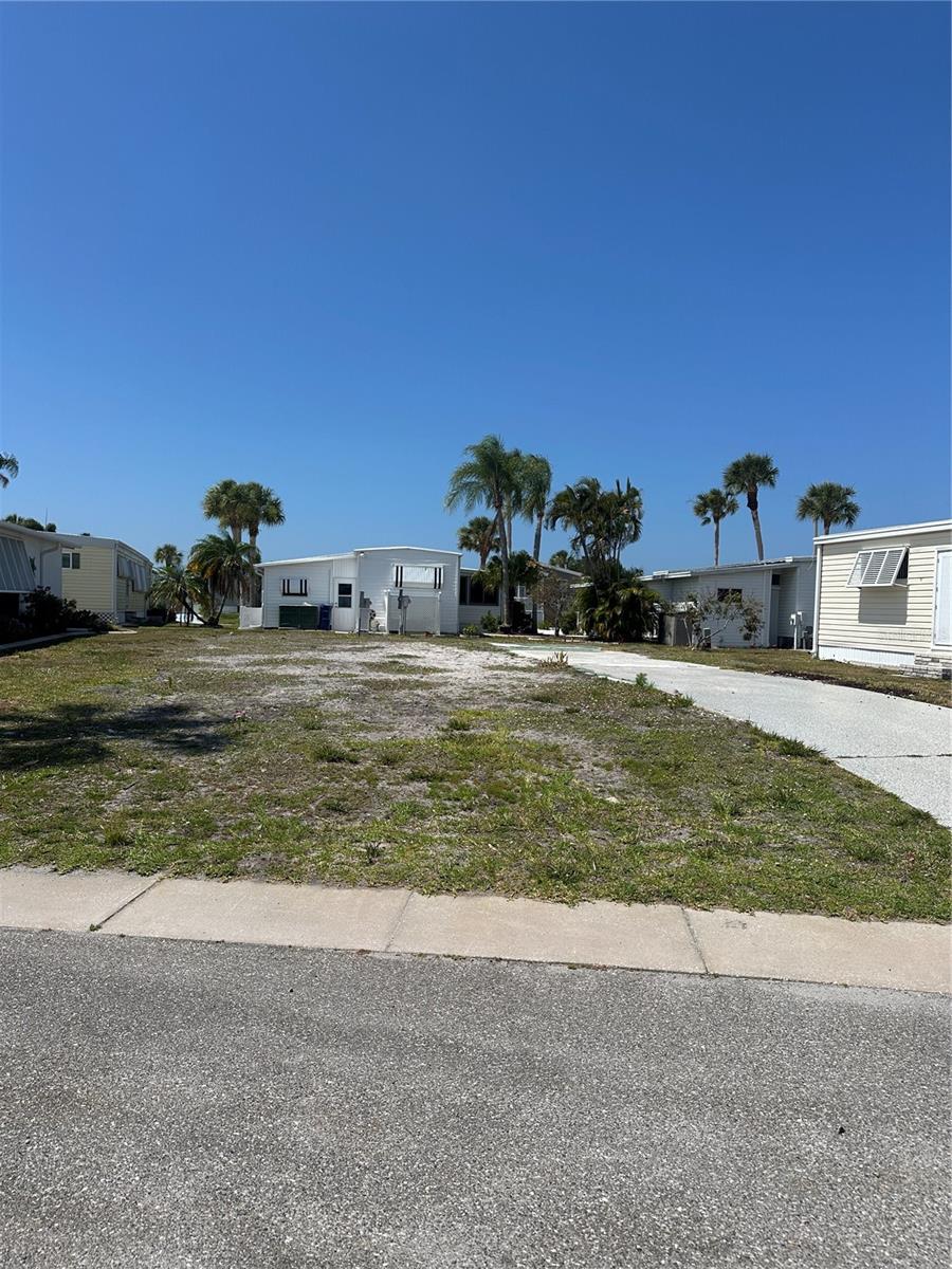 530 Water Lily Dr, Venice, FL 34293