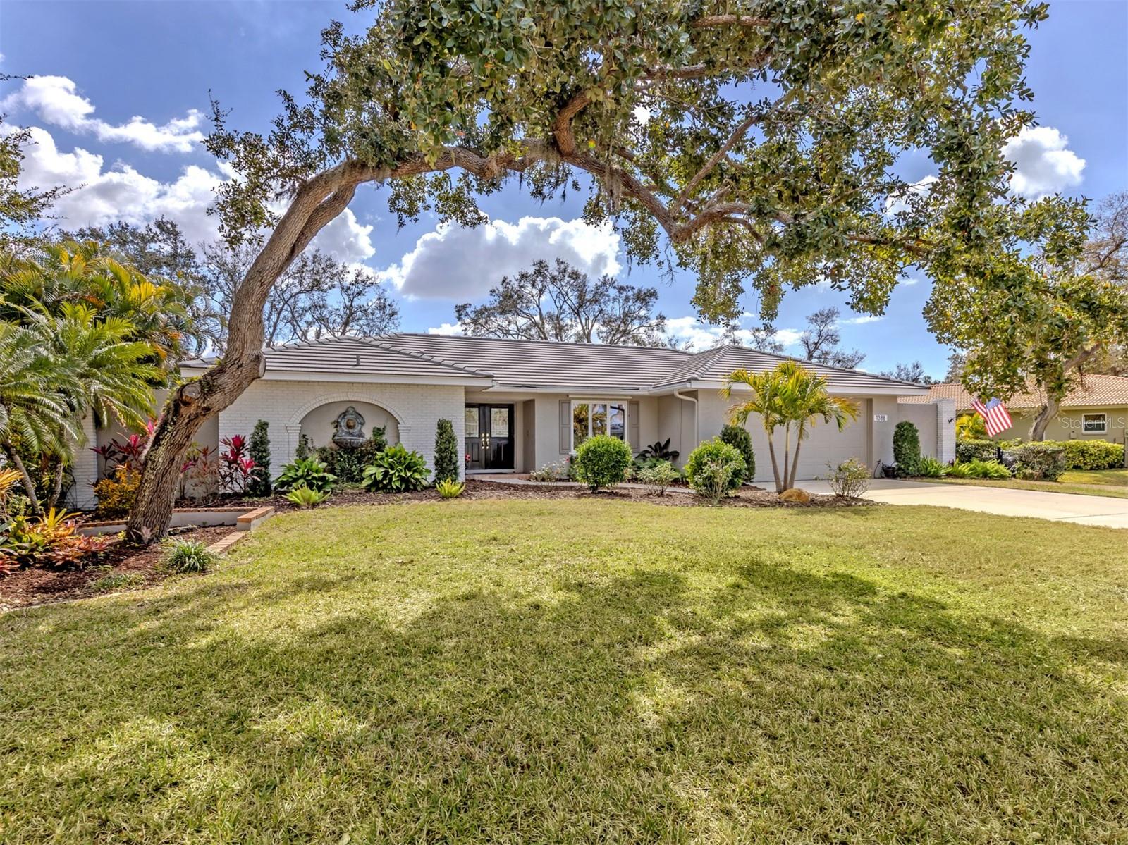 1388 Vermeer Dr, Nokomis, FL 34275