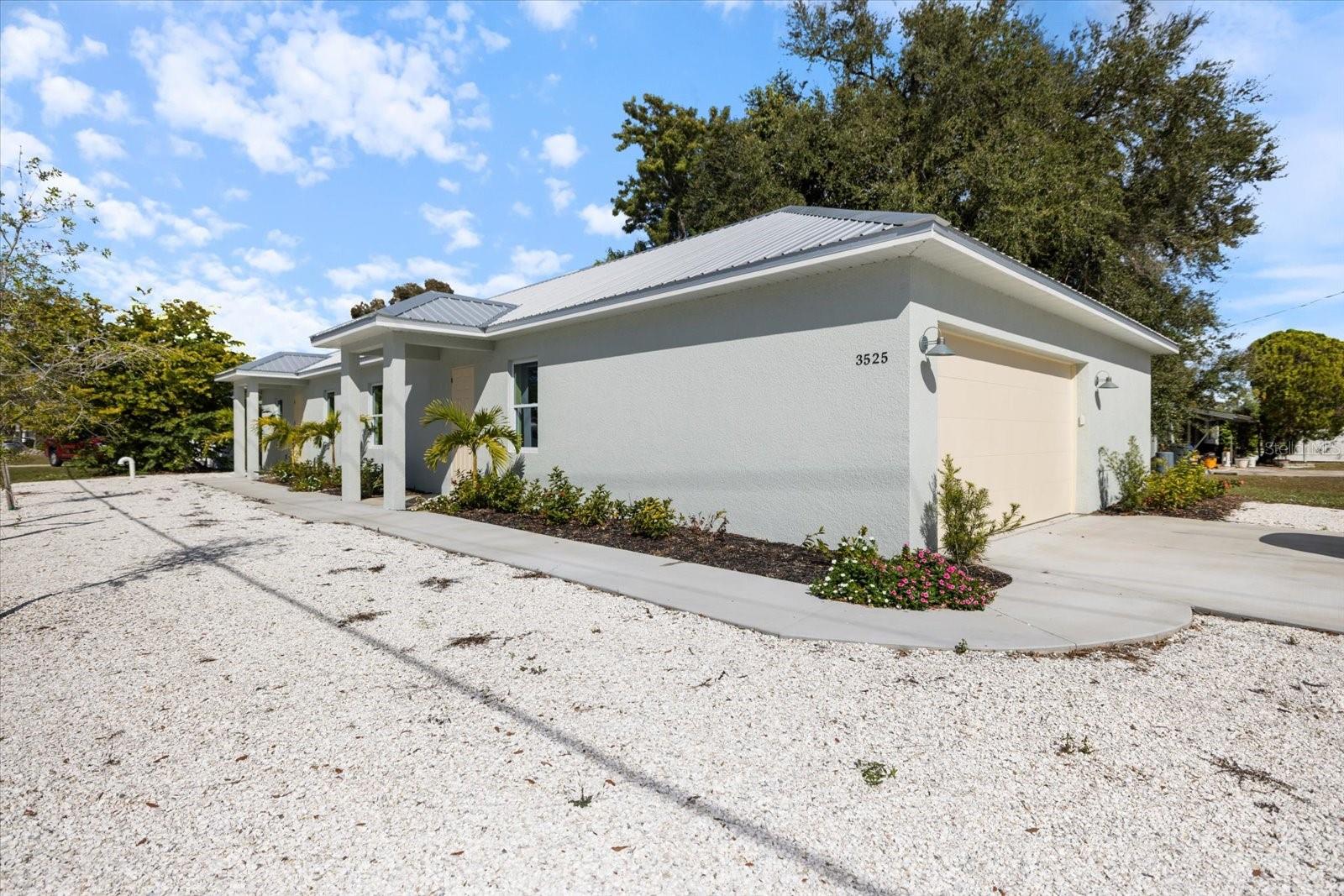 3525 Mcintosh Rd, Sarasota, FL 34232