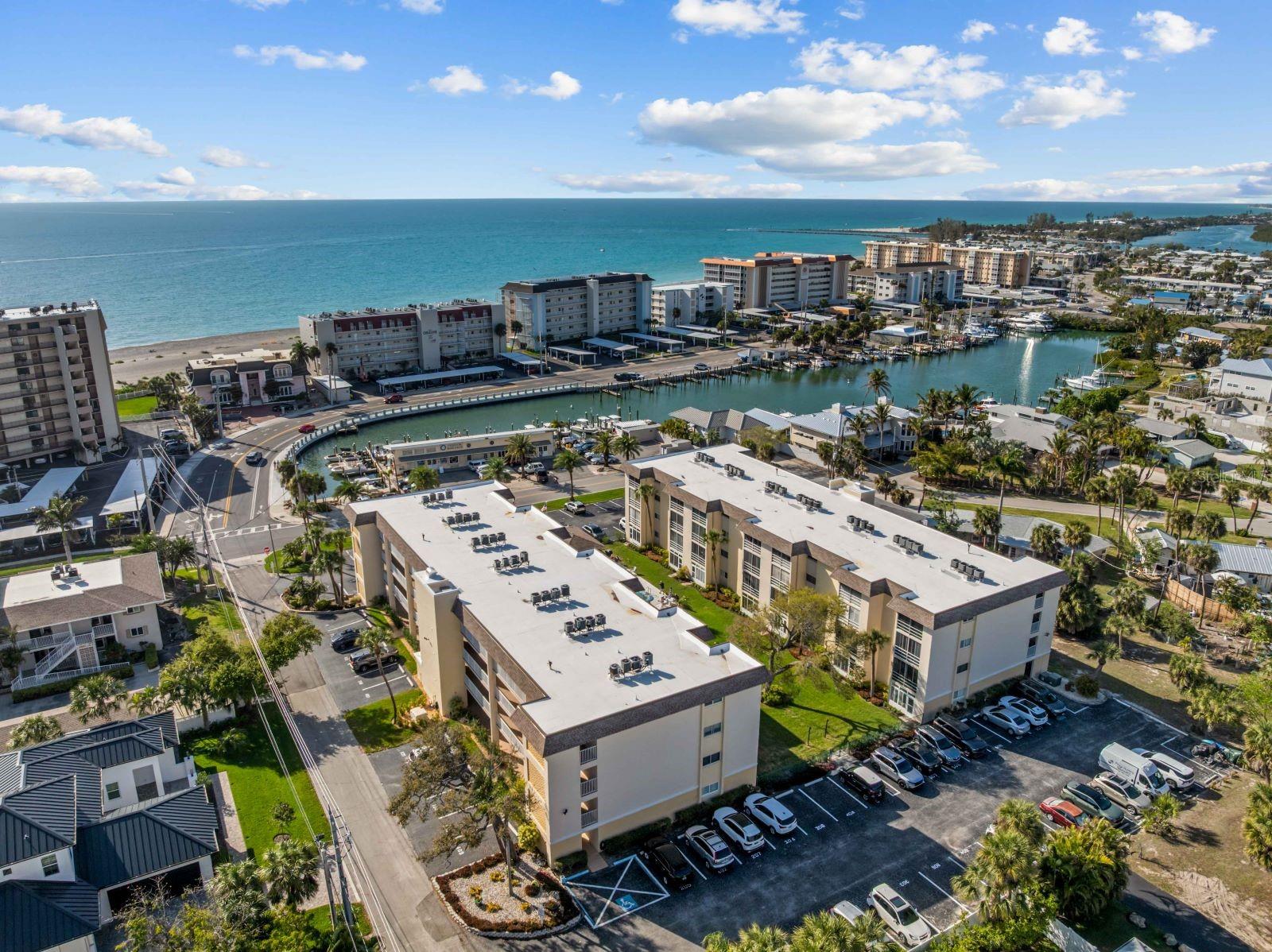 995 Laguna Dr #305, Venice, FL 34285