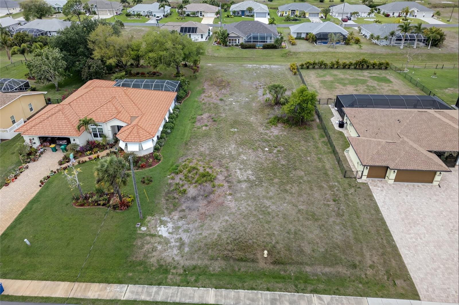 211 Rotonda Blvd N, Rotonda West, FL 33947