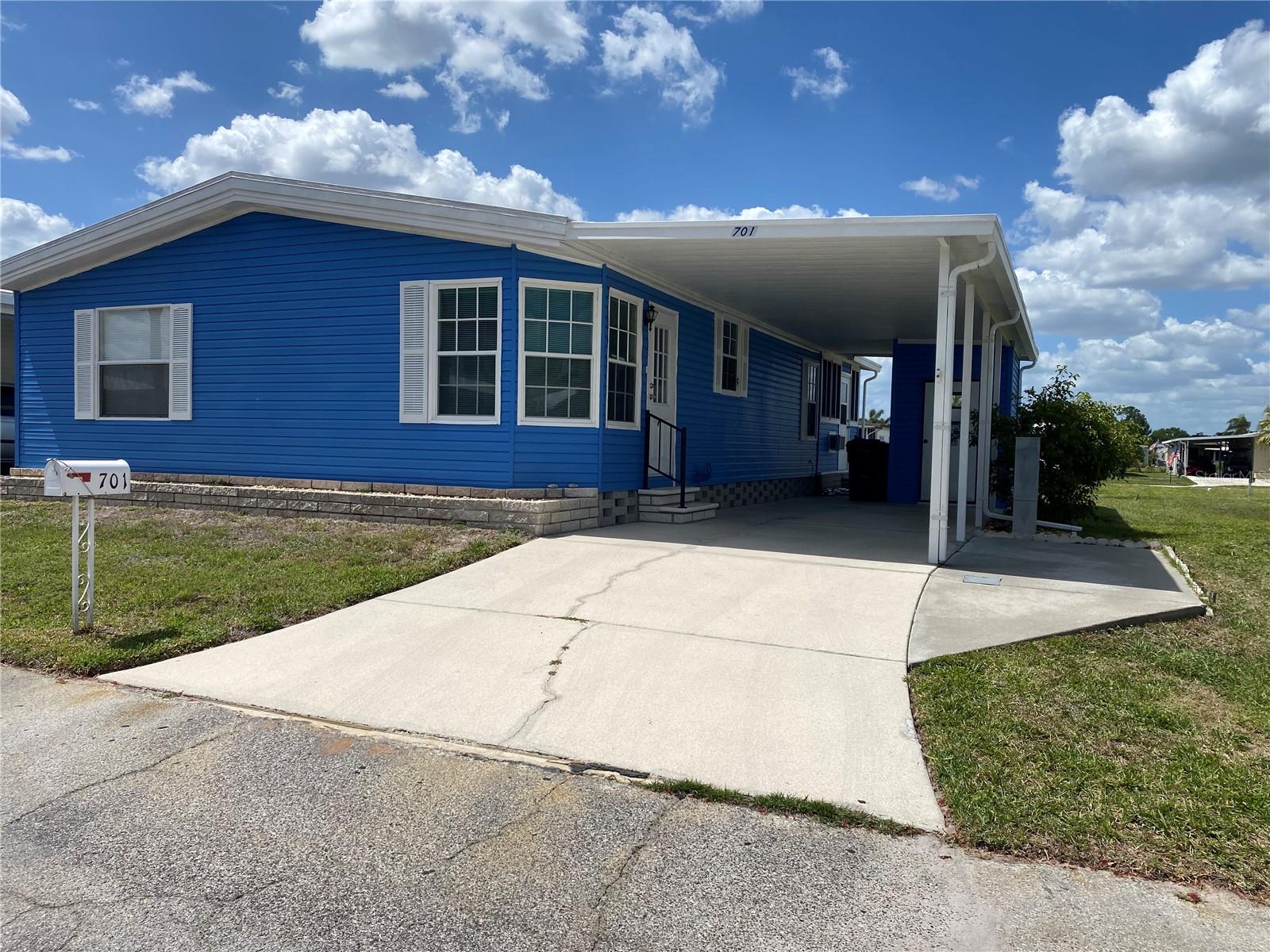 701 Riverview Cir, North Port, FL 34287