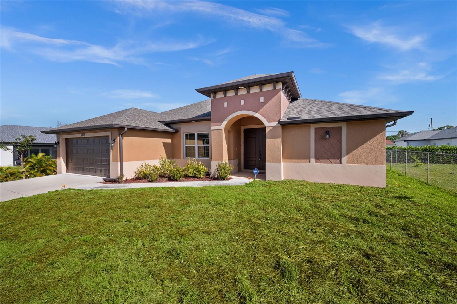 1056 Tampa Rd, Venice, FL 34293