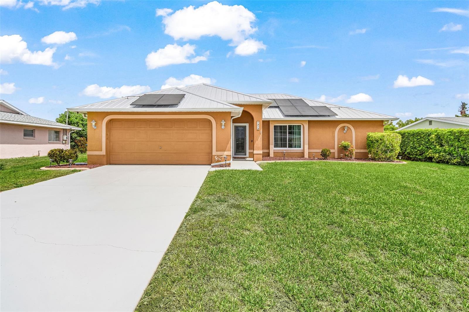 1215 Se 27th St, Cape Coral, FL 33904