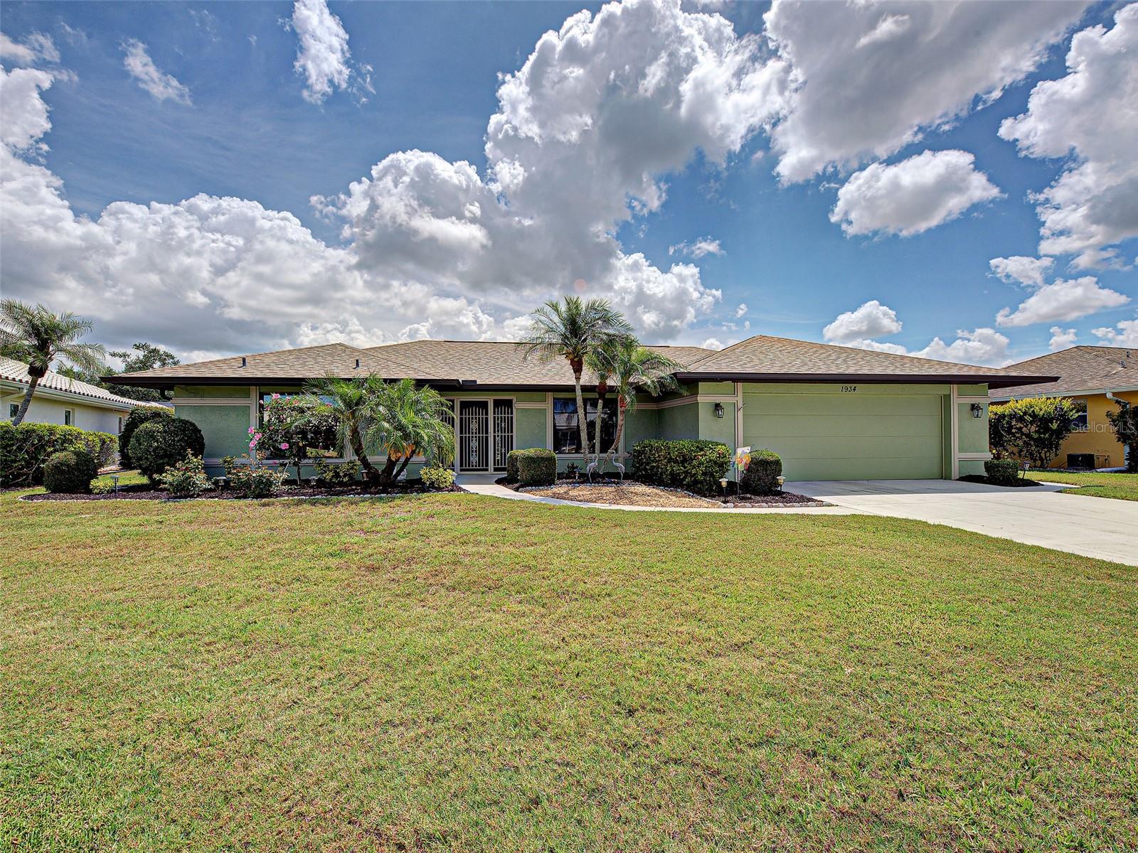 1934 Pebble Beach Ct, Venice, FL 34293