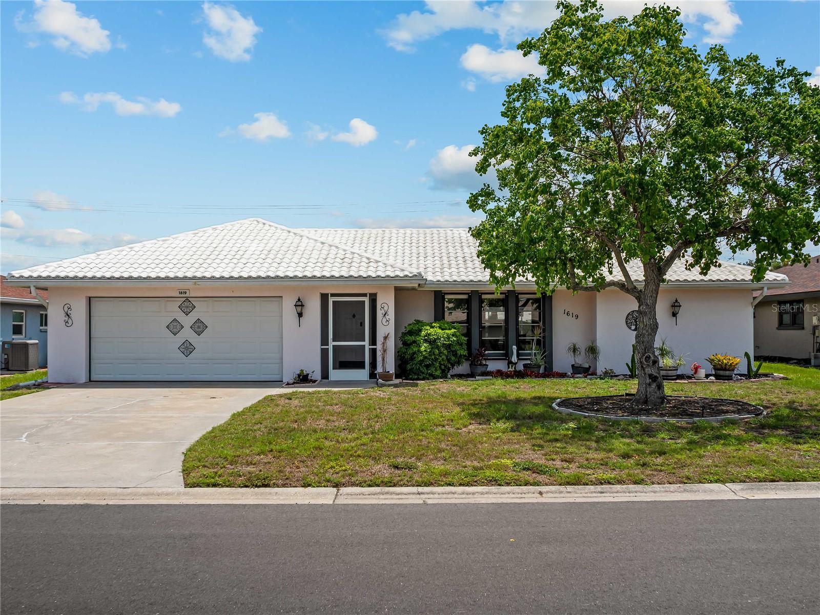 1619 E Cypress Point Dr, Venice, FL 34293
